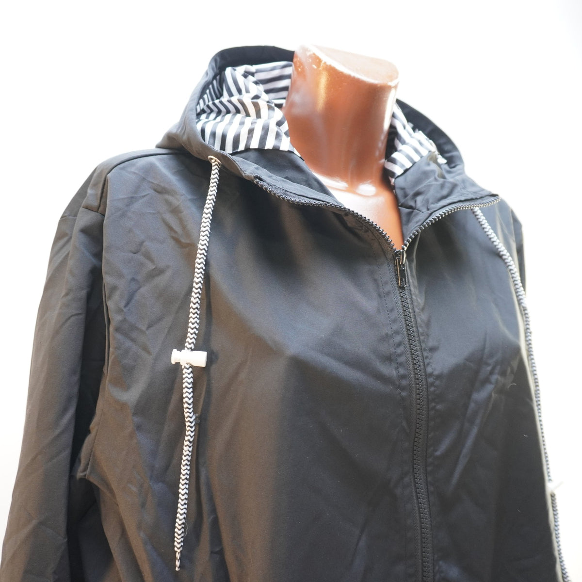 Parka Italian Style para Mujer Usada - Negra, XXXL