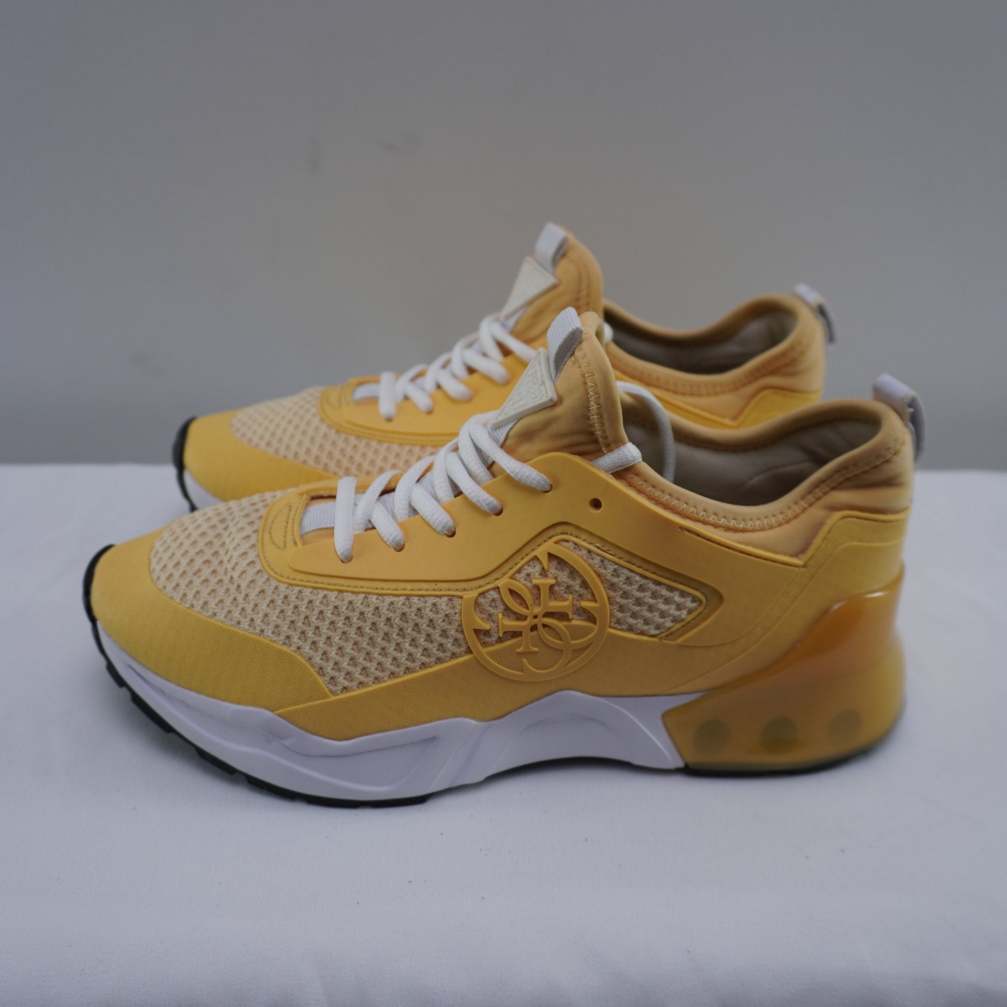 Zapatillas Guess para Mujer Usadas - Amarillo, Talla 40