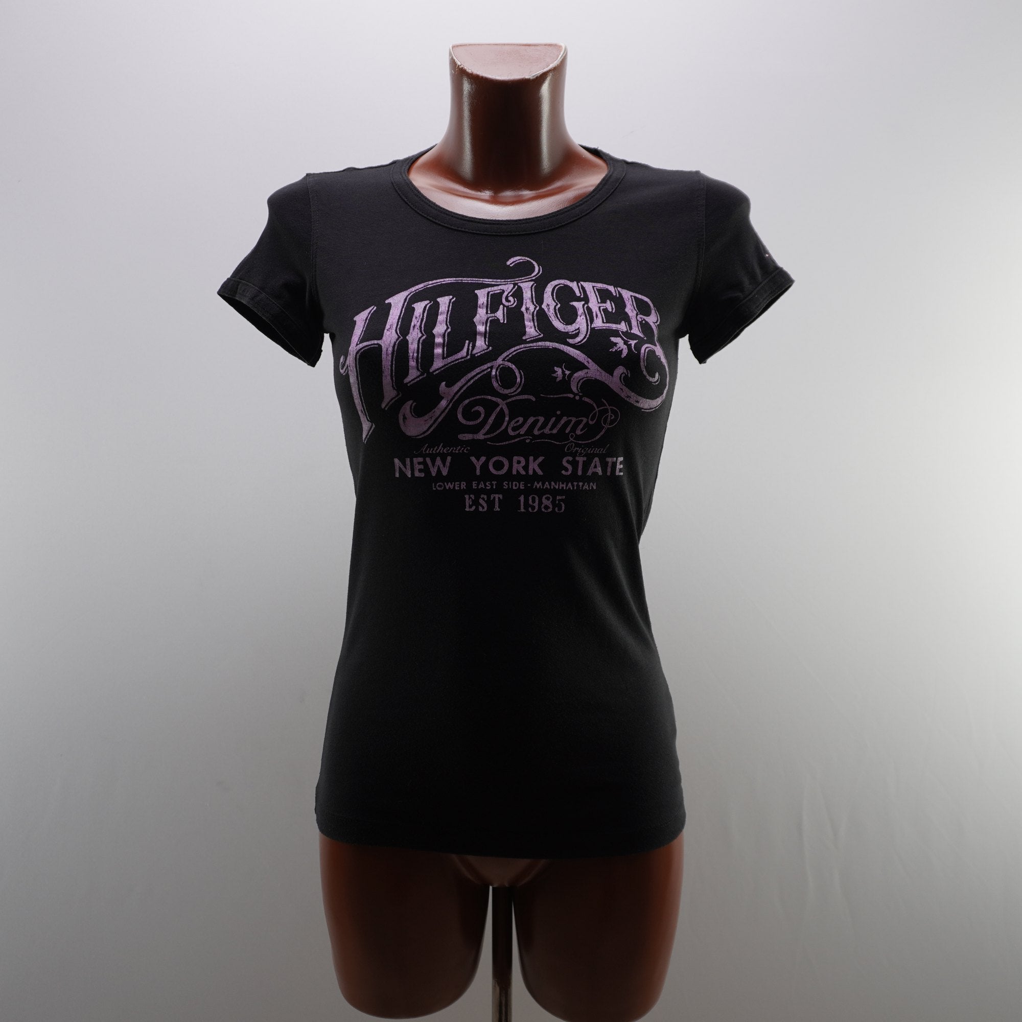Camiseta de Manga Corta Tommy Hilfiger para Mujer - Negra, S, Usada en Muy Buen Estado