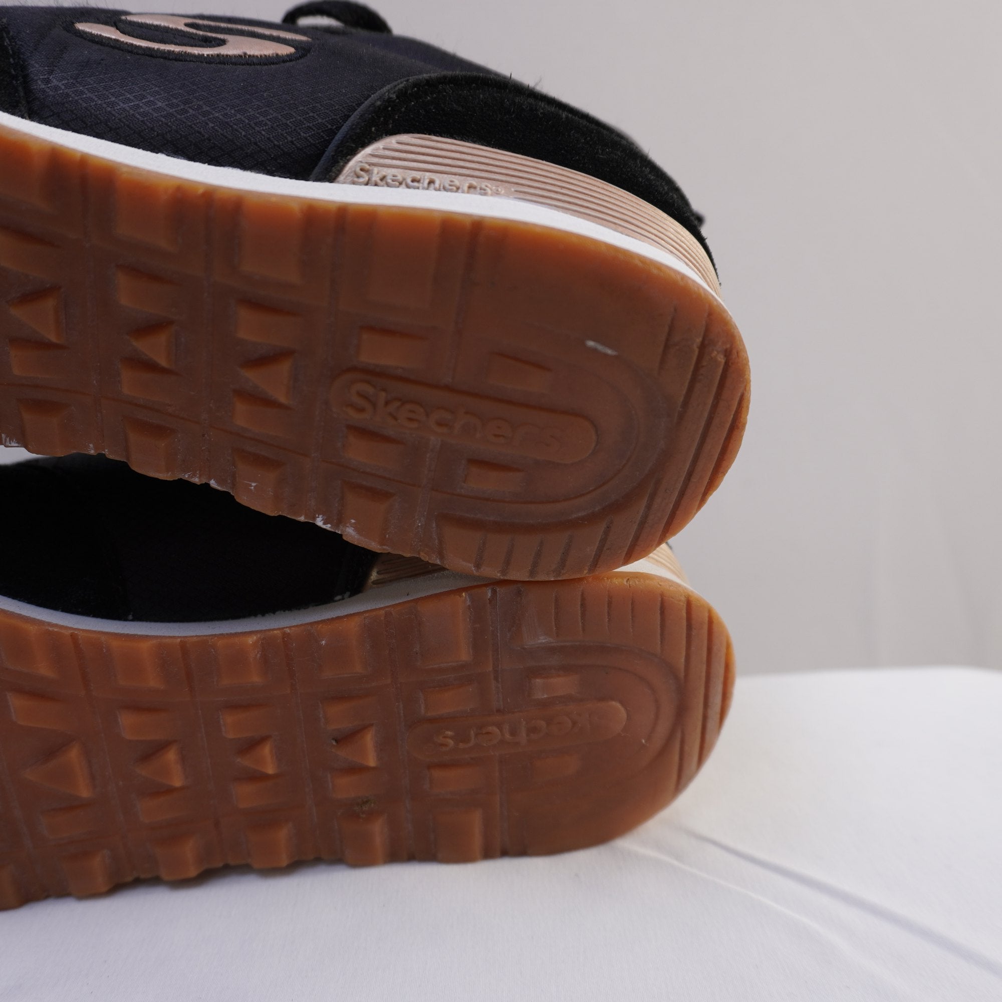 Zapatillas Skechers para Mujer Usadas - Negro, 39