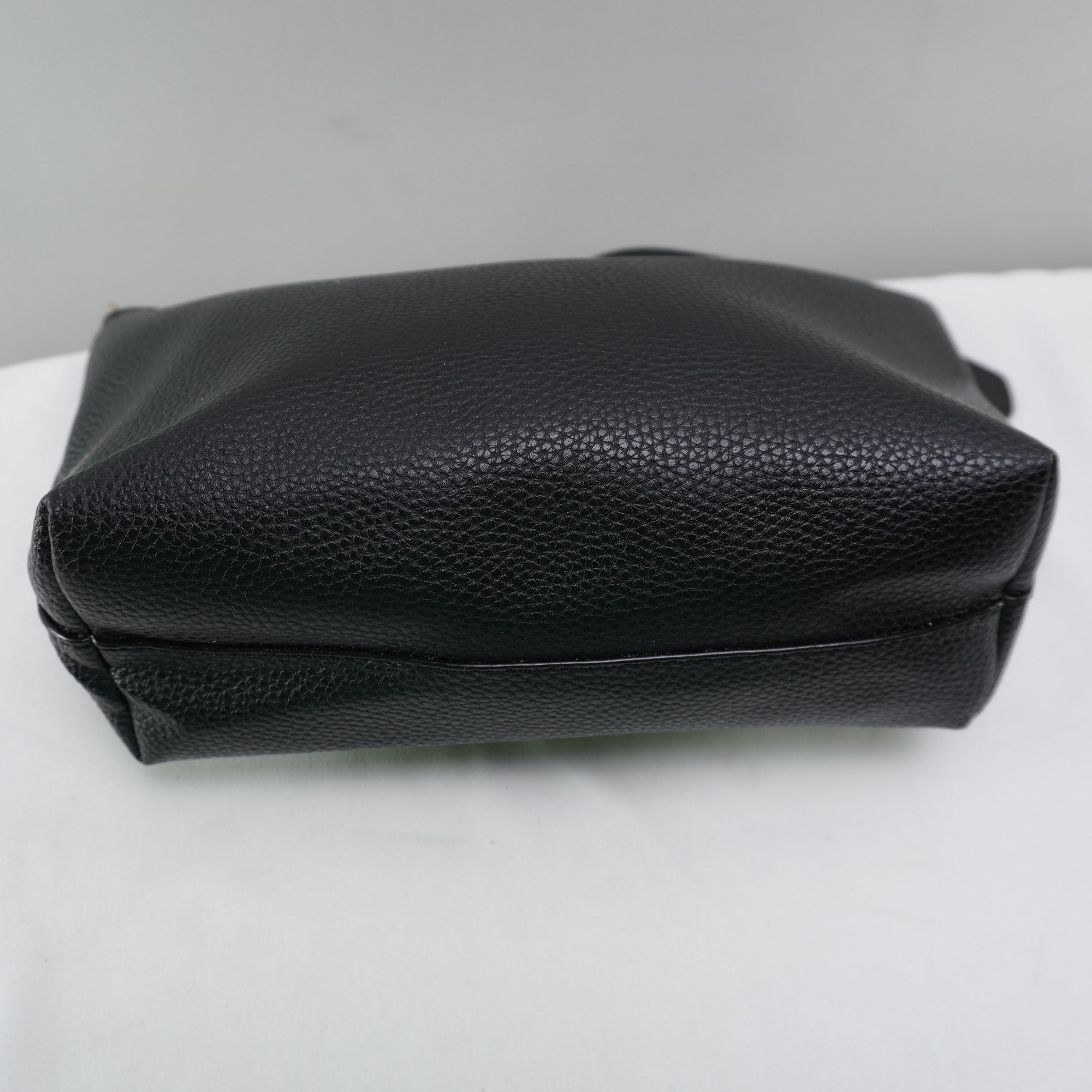 Bolso Baguette Guess para Mujer Usado - Negro, Muy Buen Estado