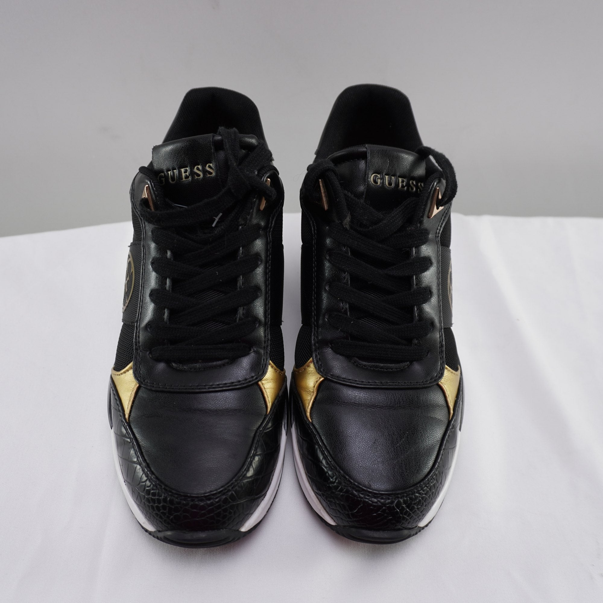 Zapatillas Guess para Mujer Usadas - Negro, Talla 39
