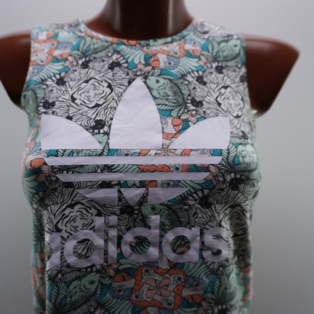 Camiseta de Manga Corta Adidas para Mujer - Multicolor, S (Usada en Muy Buen Estado)