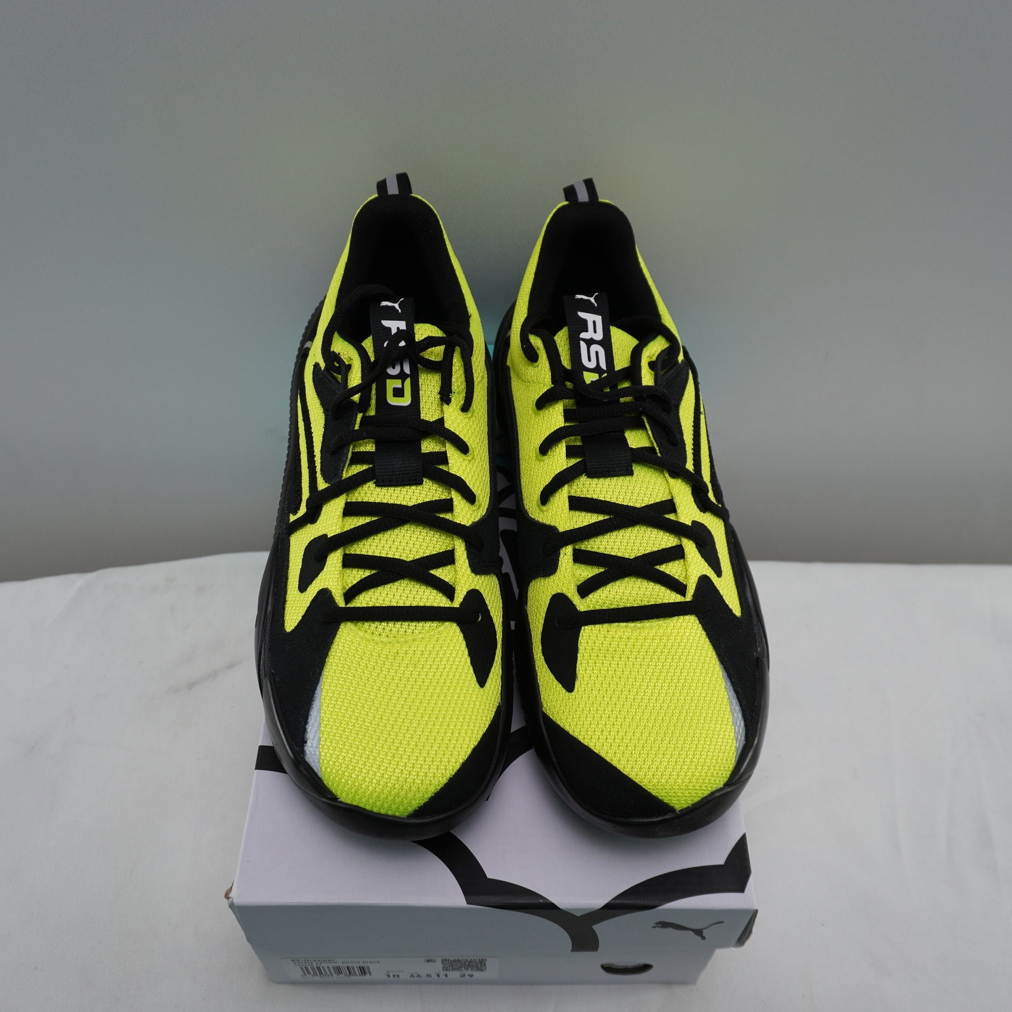 Zapatillas Amarillas para Hombre - Talla 44.5, Usadas en Buen Estado