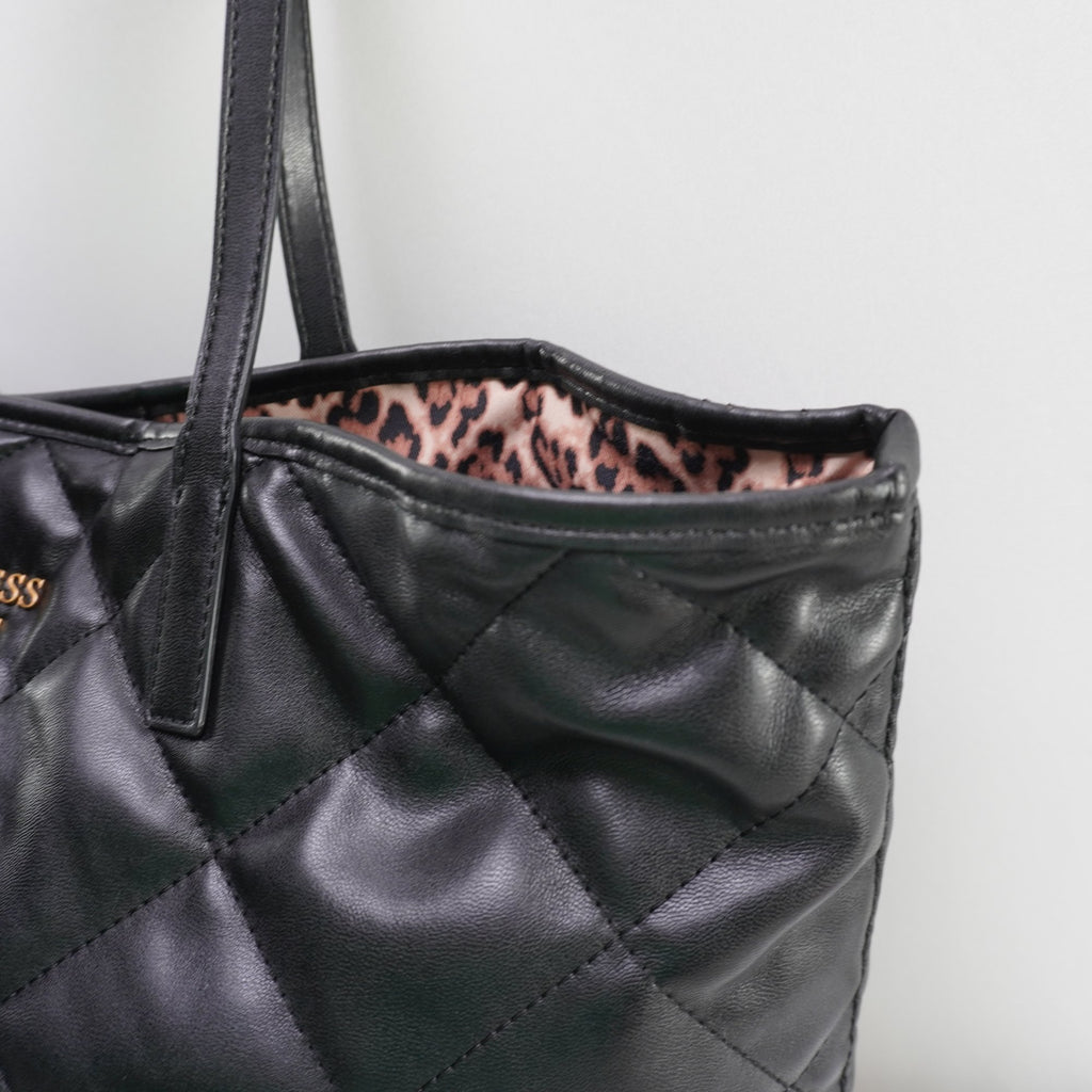 Bolso Baguette Guess para Mujer en Negro - Usado en Muy Buen Estado