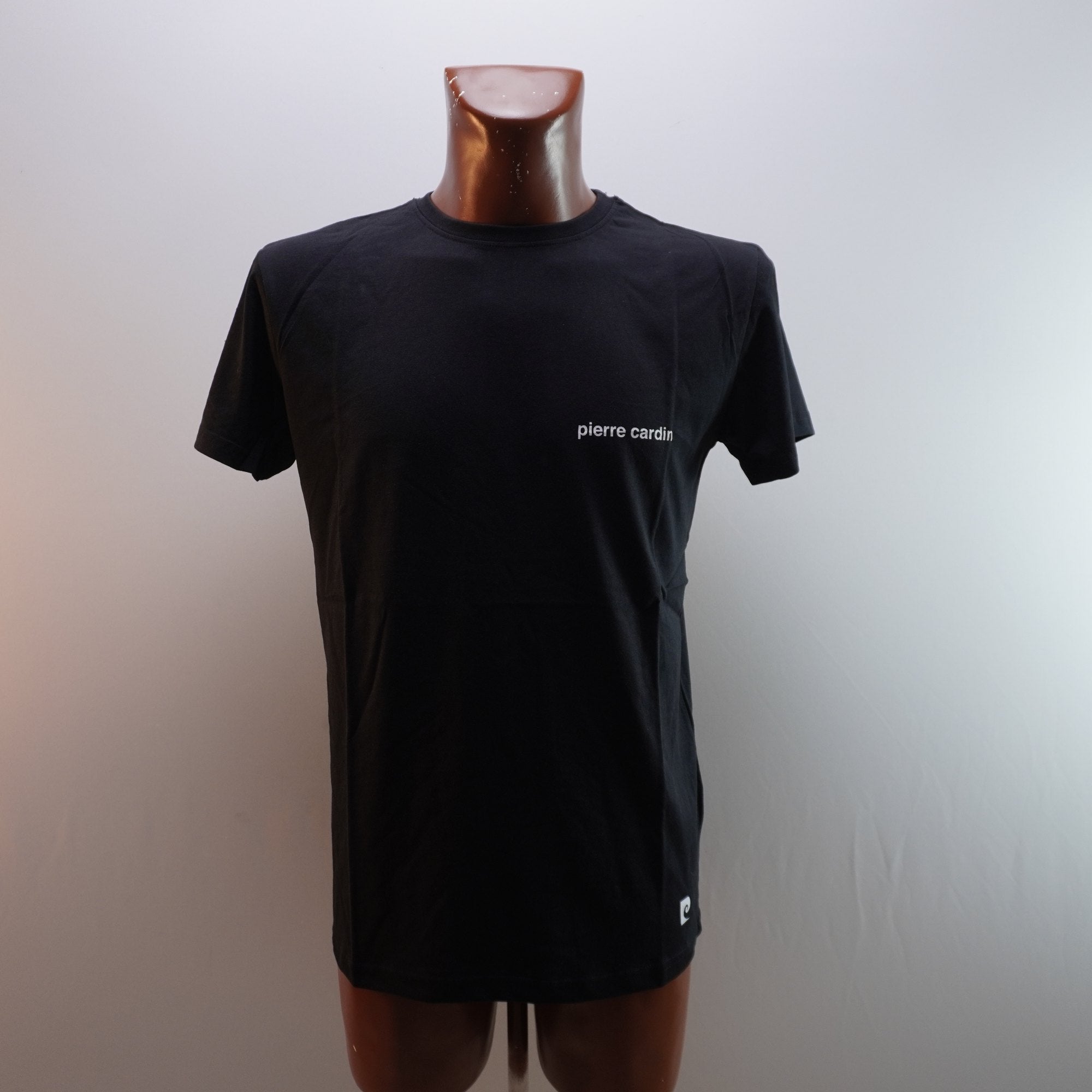 Camiseta Deportiva Pierre Cardin para Hombre Usada - Negra, M