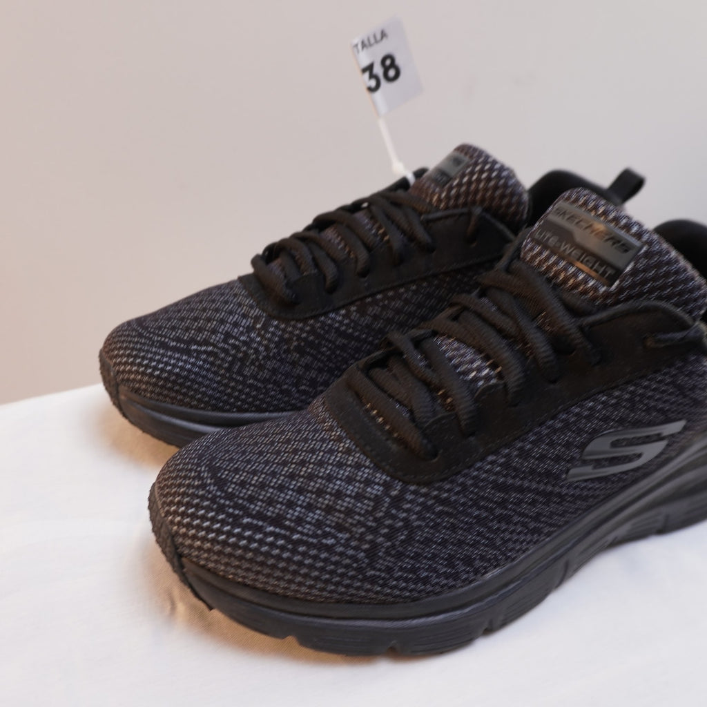 Zapatillas Skechers para Mujer Usadas - Negro, 38