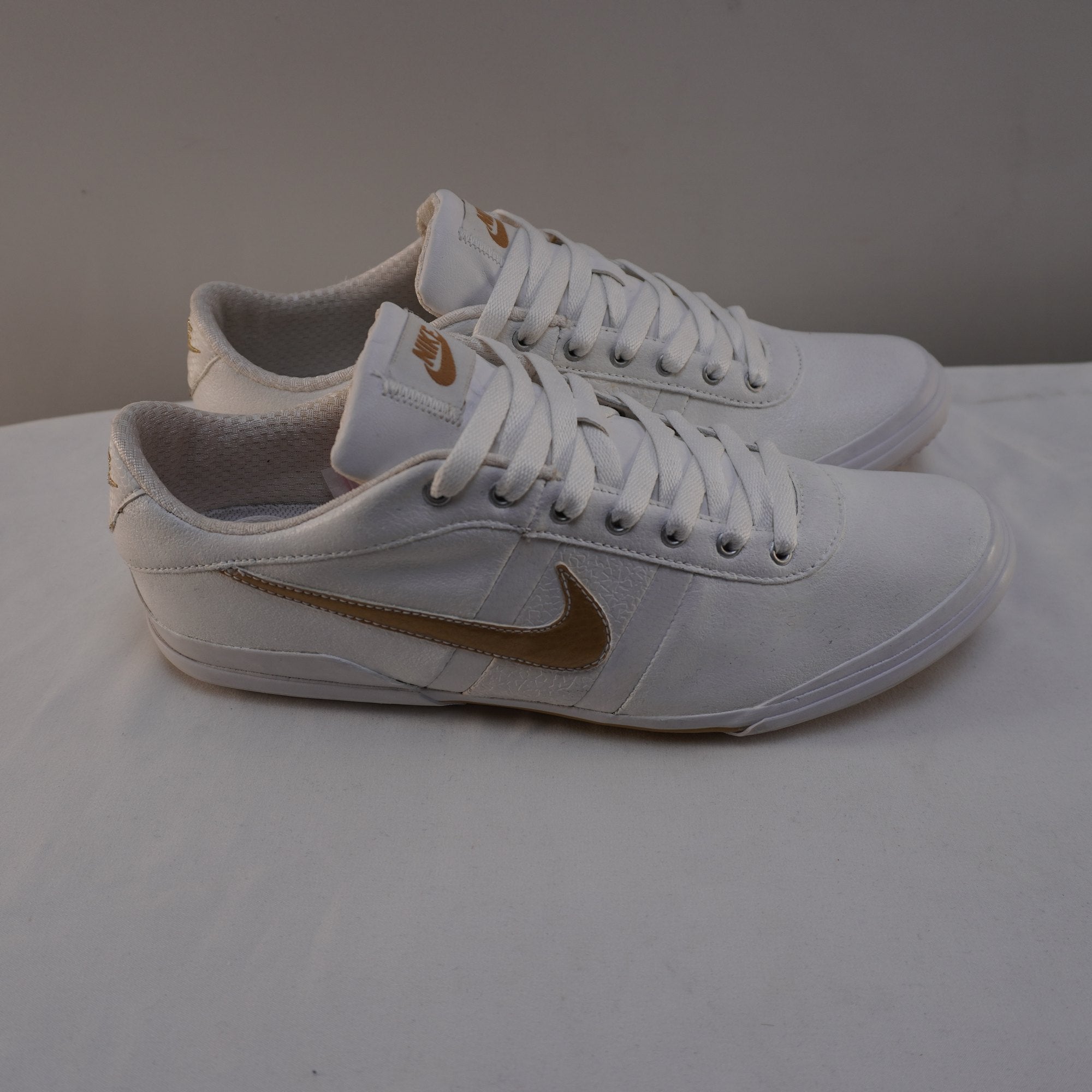 Zapatillas Nike para Mujer Usadas - Blanco, Talla 40