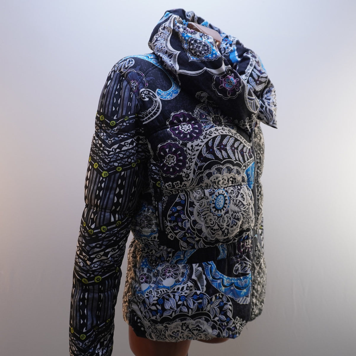 Parka Desigual para Mujer Usada - Multicolor, XL