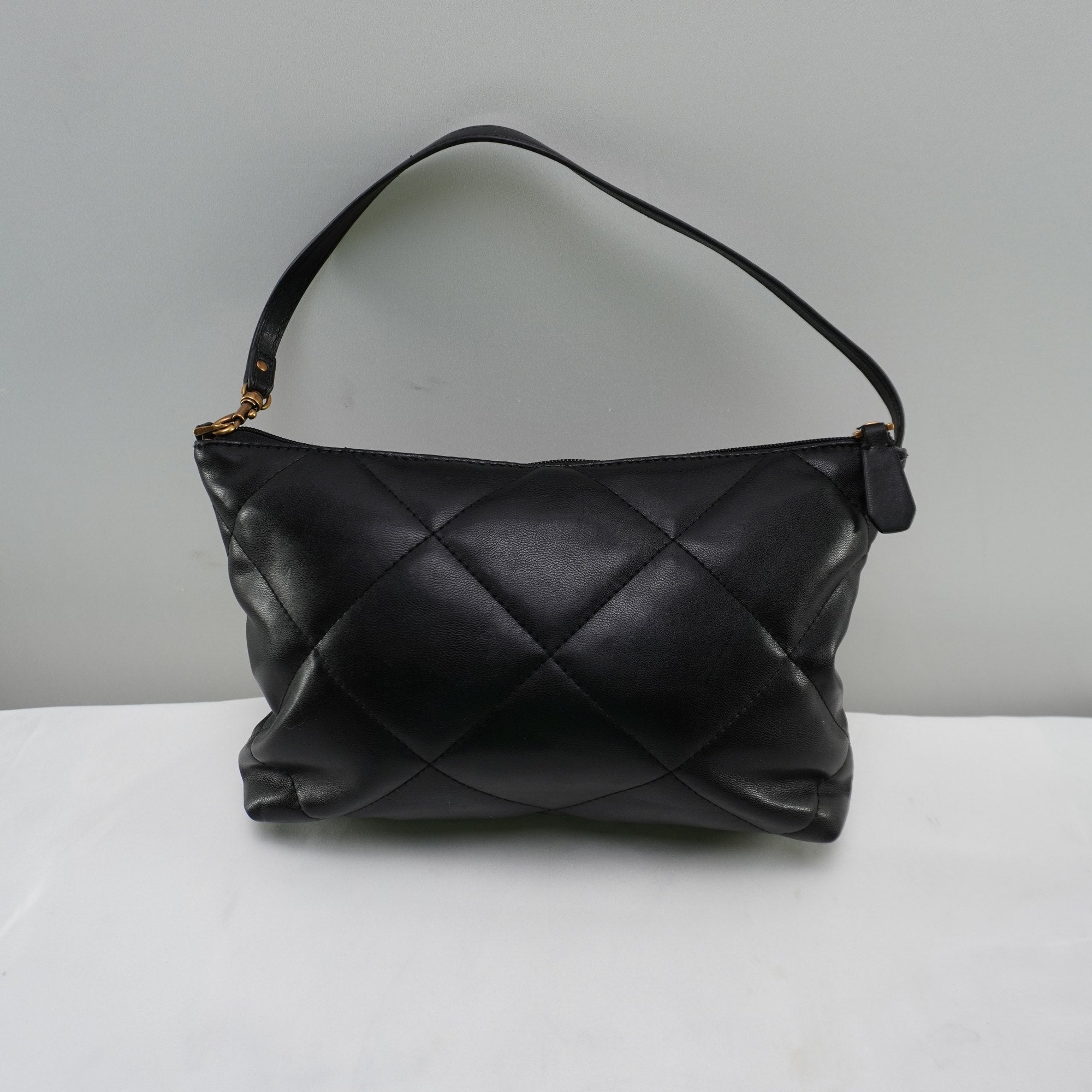 Bolso Baguette Guess para Mujer Usado - Negro, Muy Buen Estado