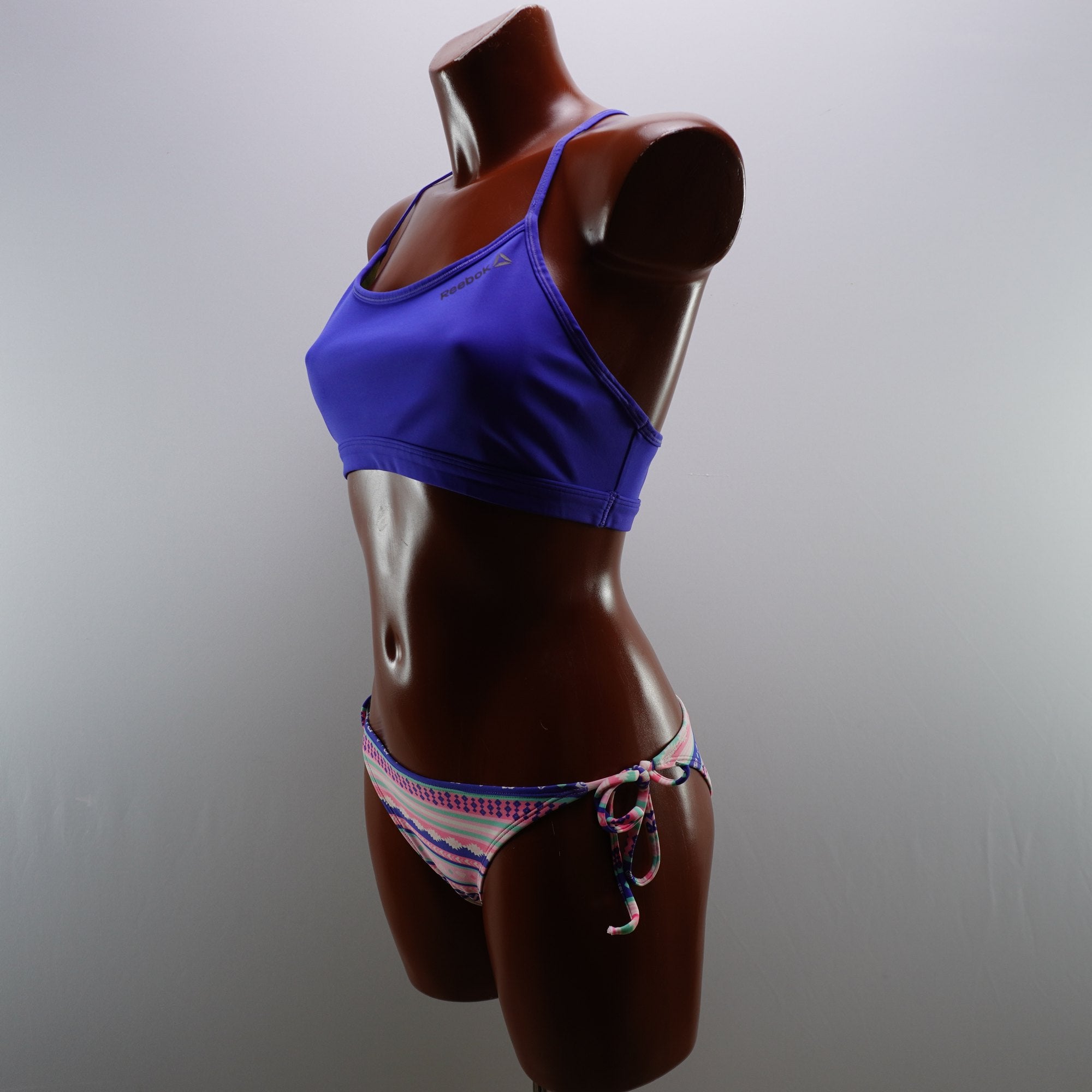Vestido de Baño Reebok para Mujer Usado - Mediano (M), Muy Buen Estado