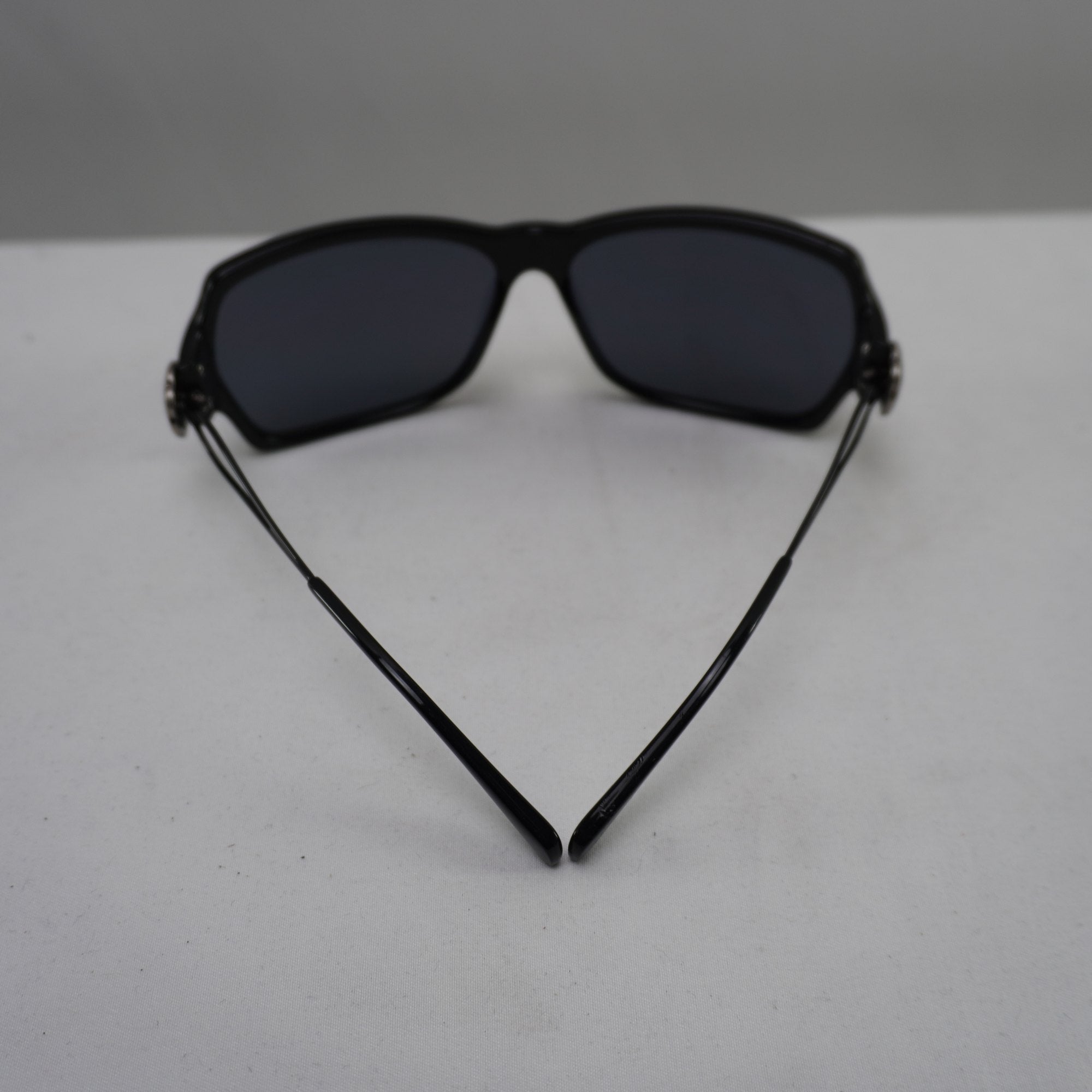 Gafas de Sol Guess para Mujeres Usadas - Negro, Excelente Estado