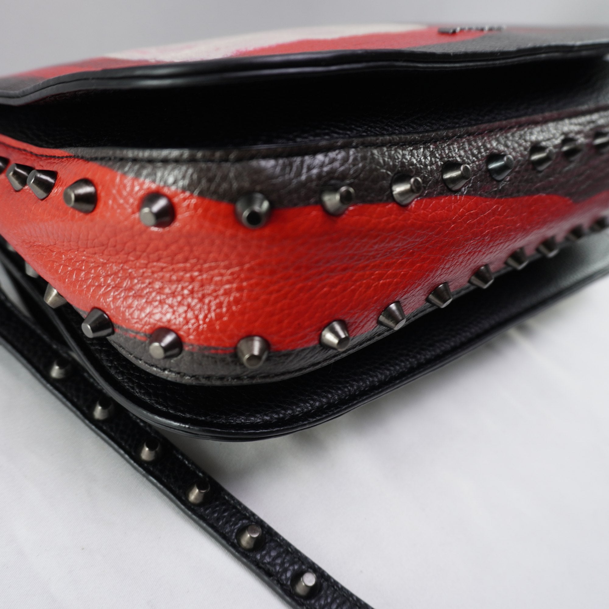 Bolso Baguette Desigual para Mujer Usado - Negro, Muy Buen Estado