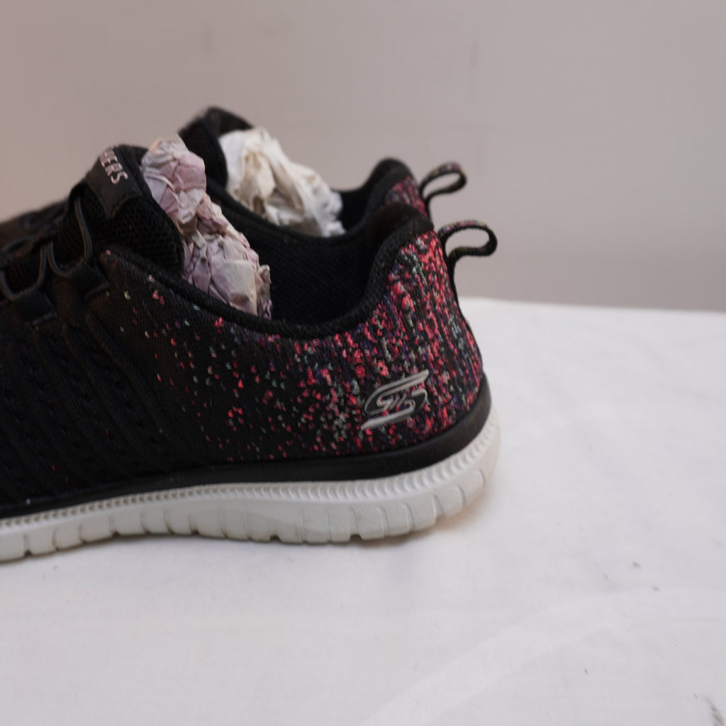 Zapatillas Skechers para Mujer Usadas - Negro, Talla 38