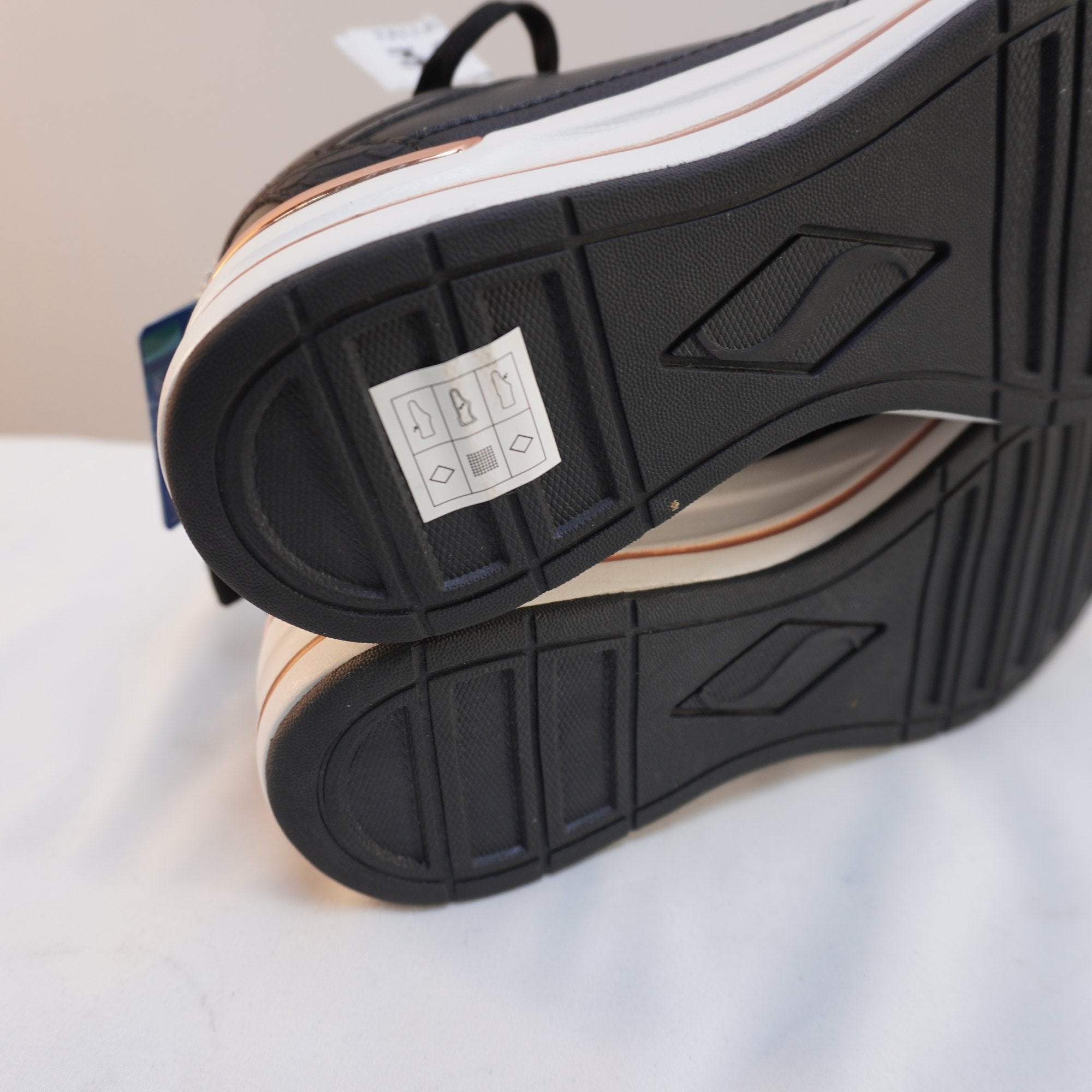 Zapatillas Nuevas para Mujer - Negro, Talla 36