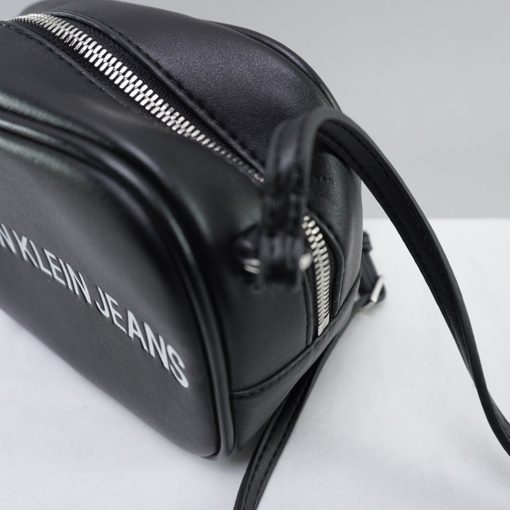 Bolso Baguette Calvin Klein para Mujer Usado - Negro, Excelente Estado