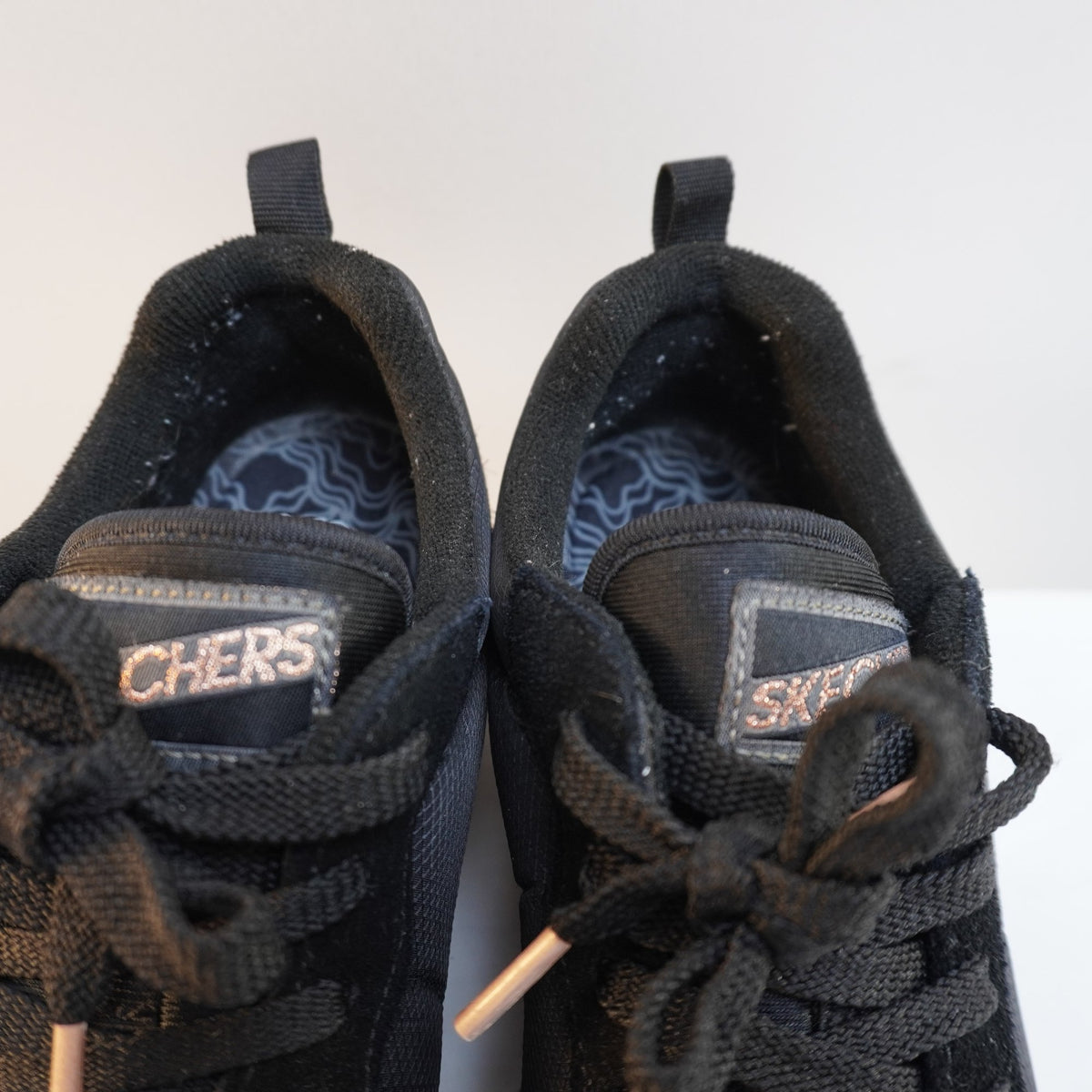 Zapatillas Skechers para Mujer Usadas - Negro, 39