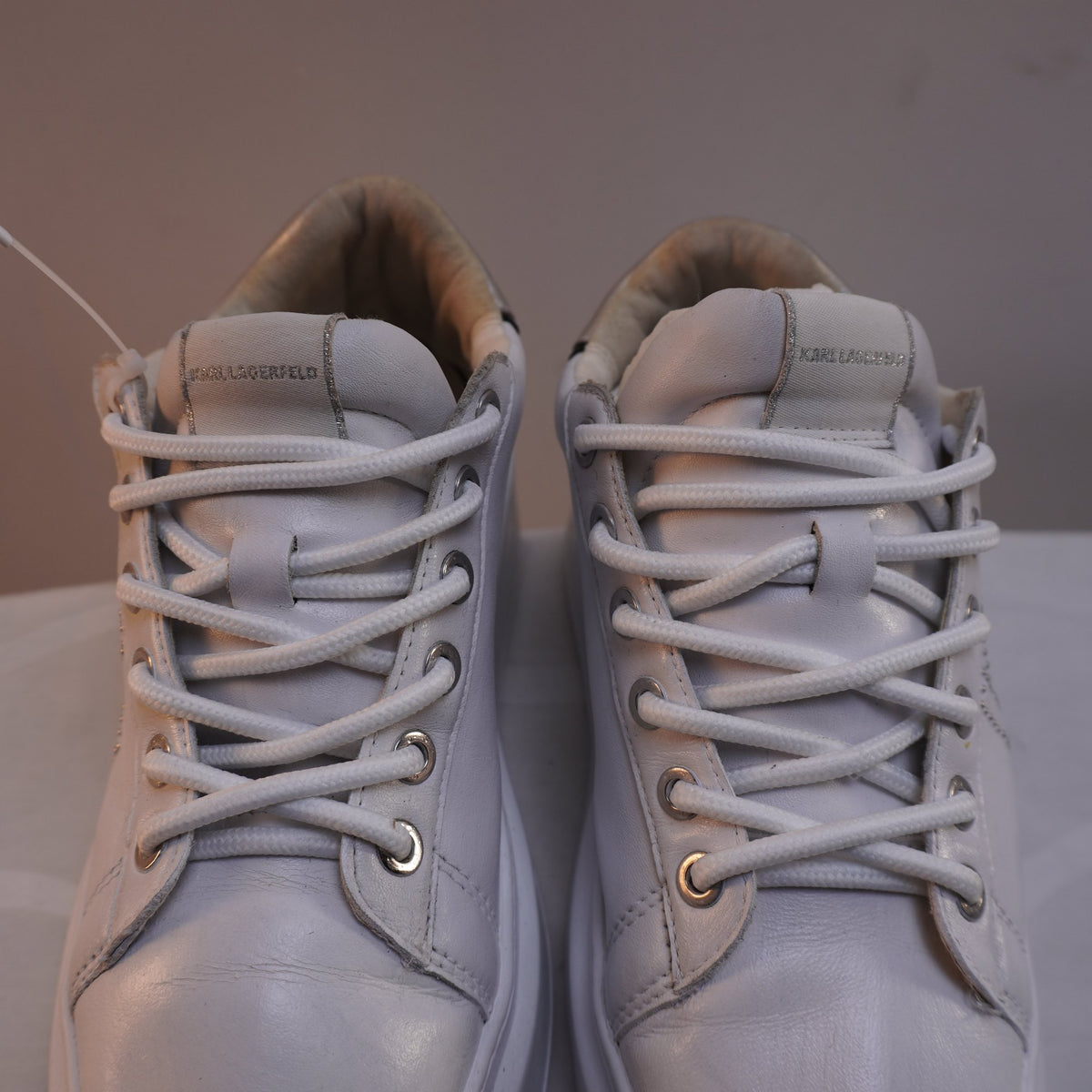 Zapatillas Karl Lagerfeld para Mujer Usadas - Blancas, Talla 36