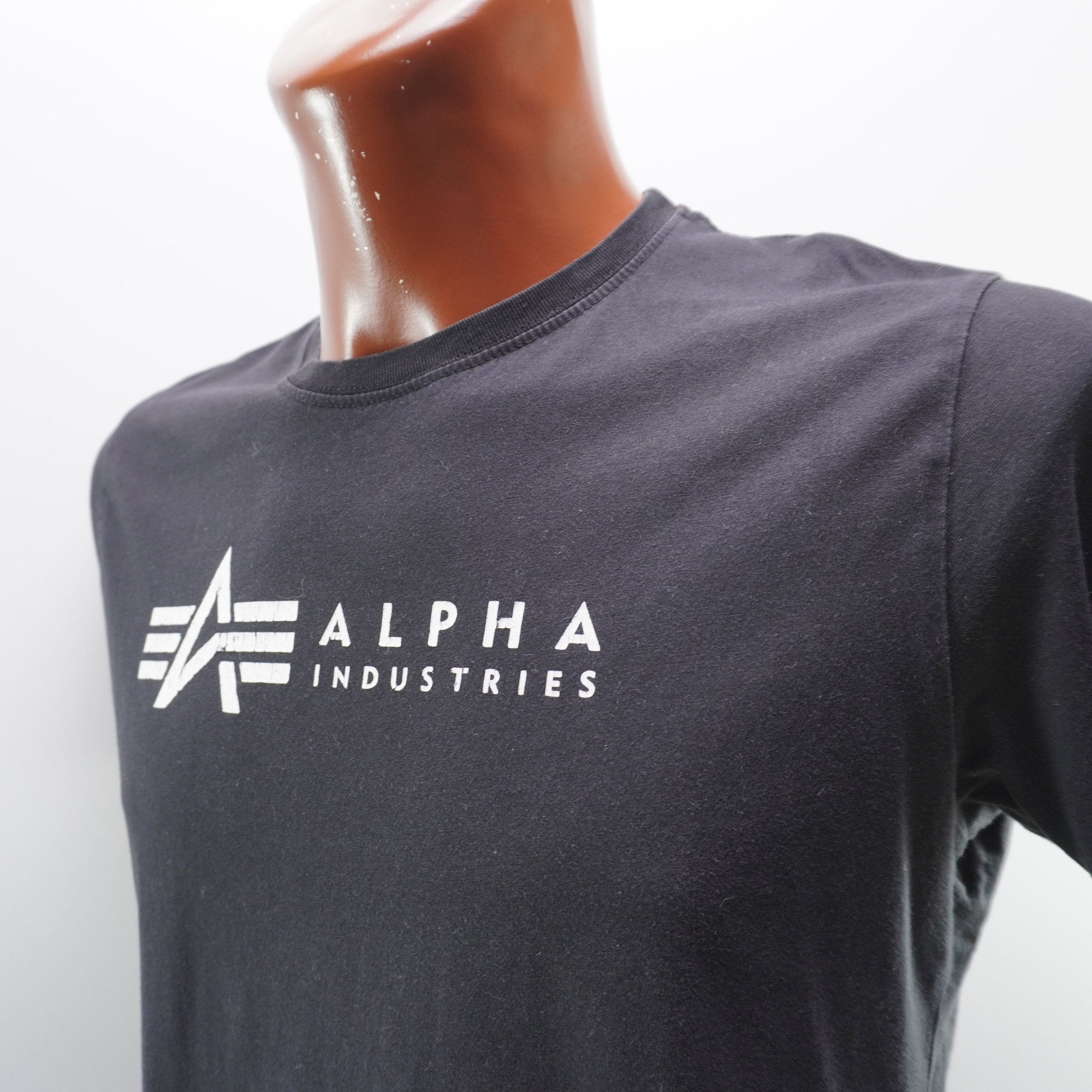 Camiseta de Manga Corta Alpha Industries para Hombre - Negra, M, Usada en Muy Buen Estado