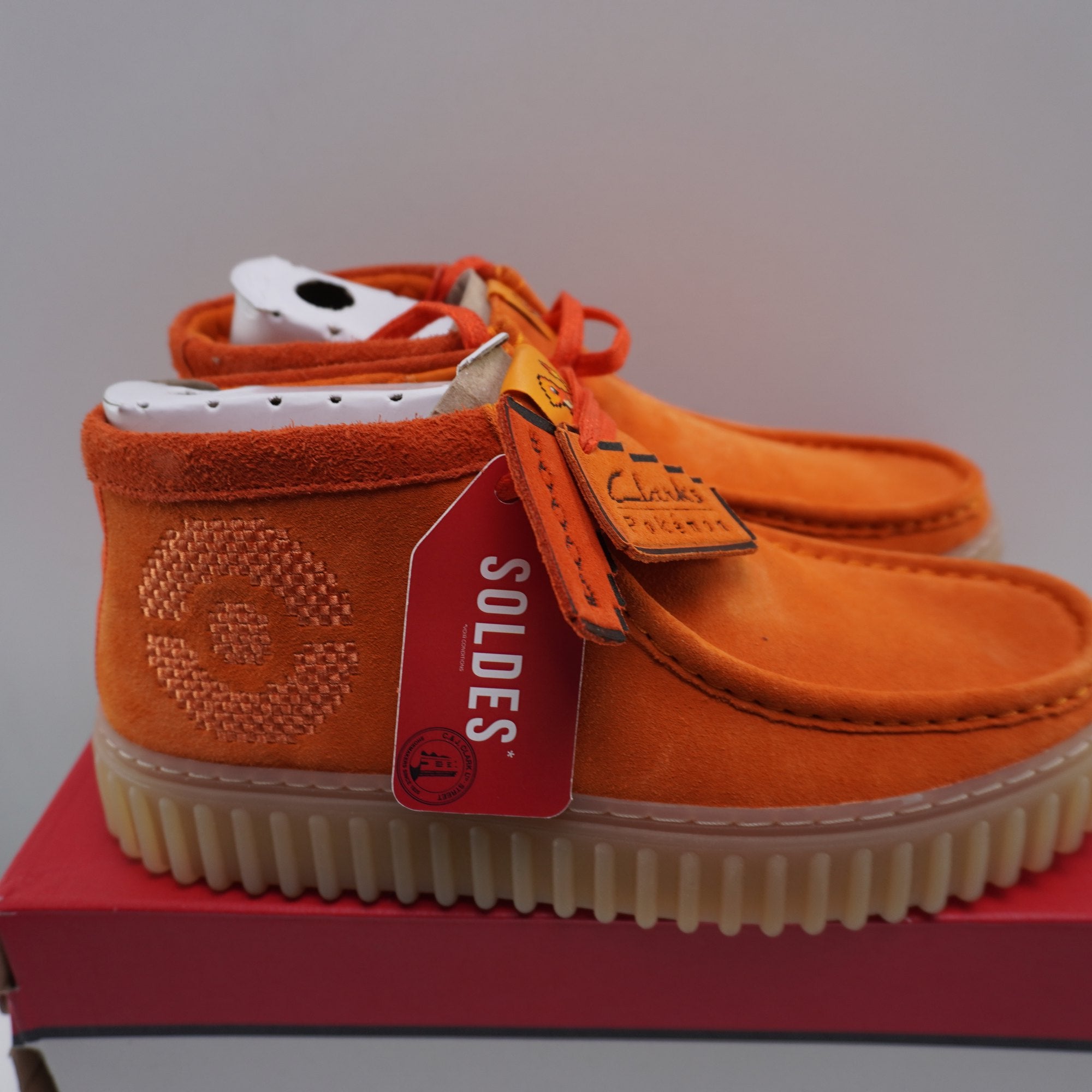 Zapatillas Clarks para Hombre Usadas - Naranja, Talla 39