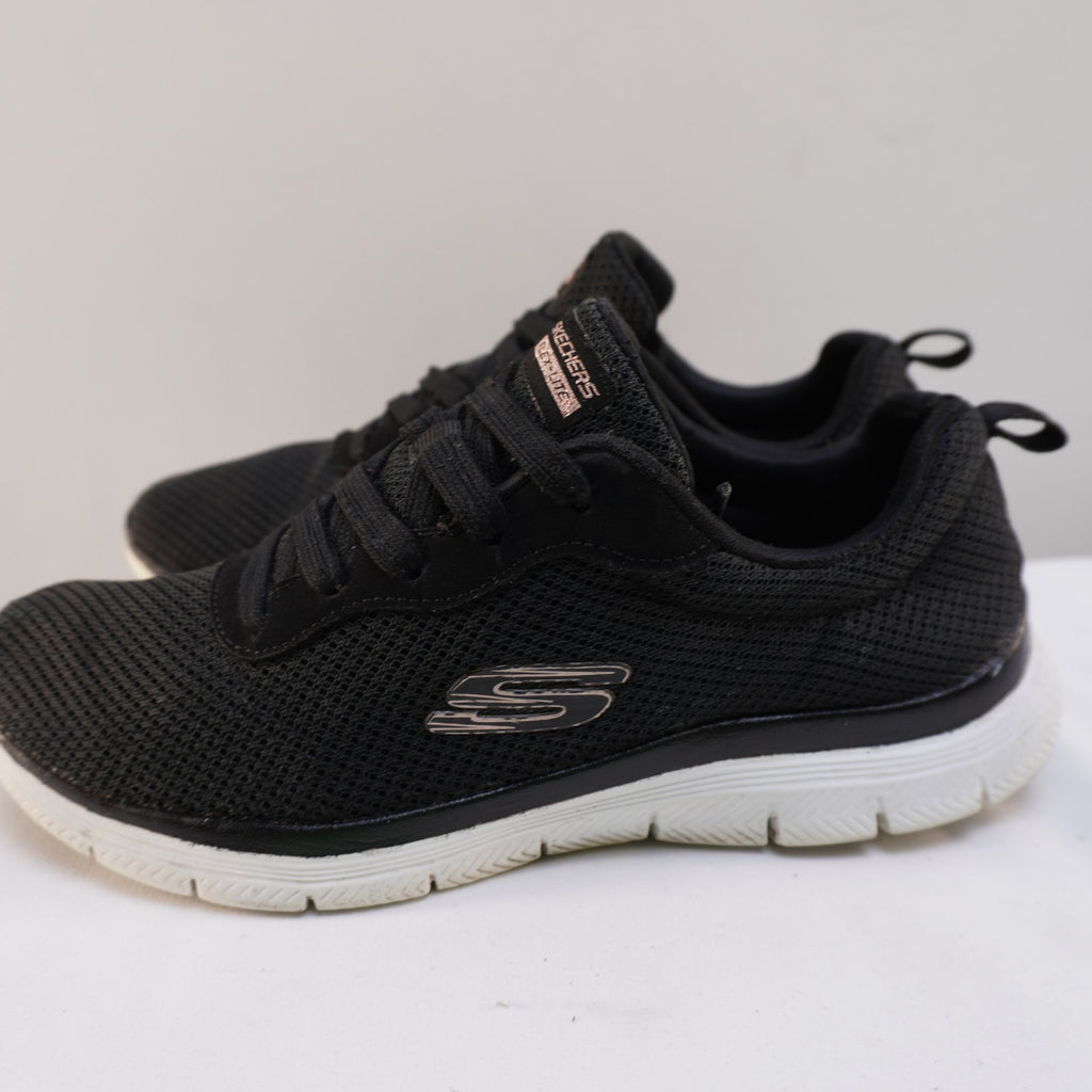 Zapatillas Skechers para Mujer Usadas - Negro, Talla 38