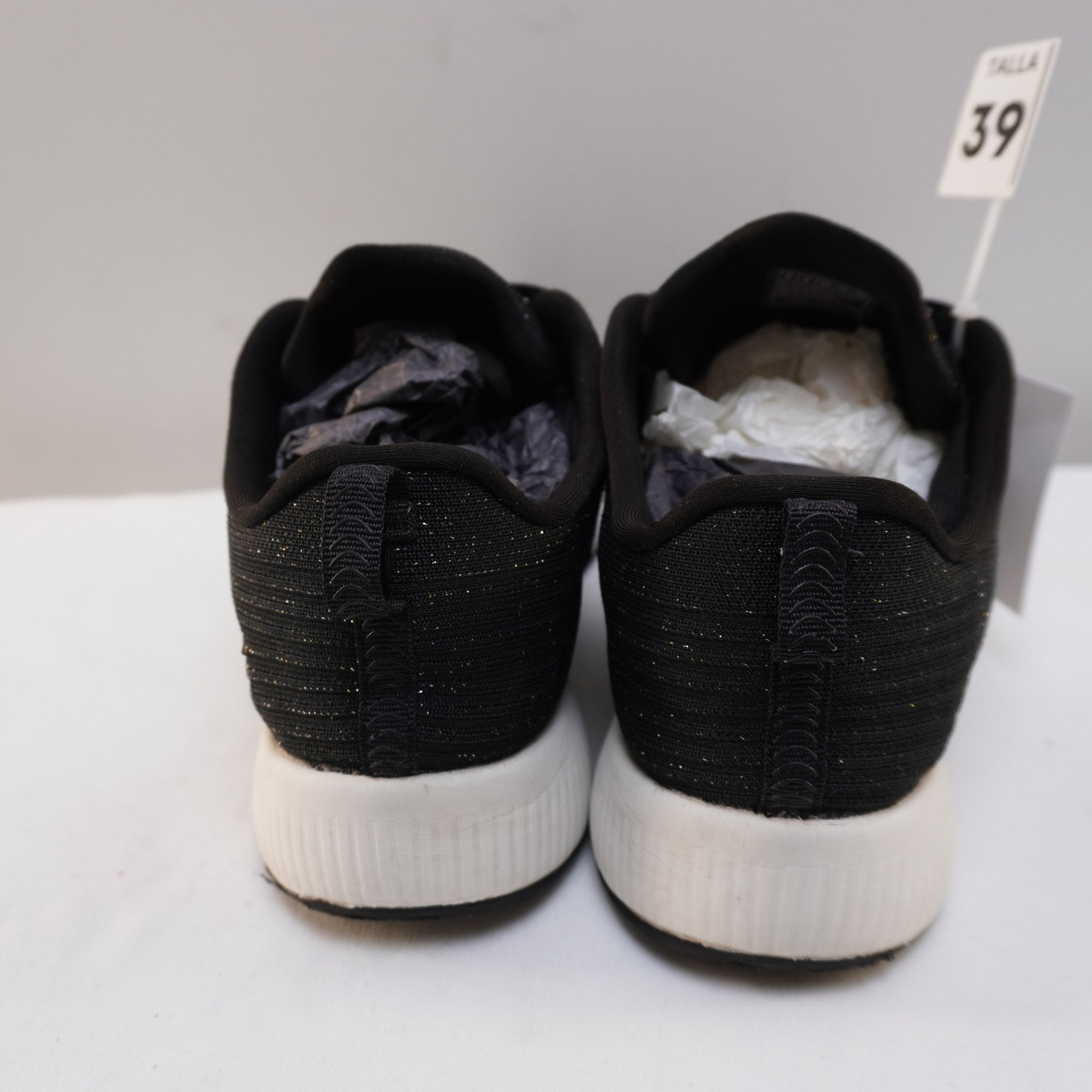 Zapatillas Skechers para Mujer Usadas - Negro, Talla 39
