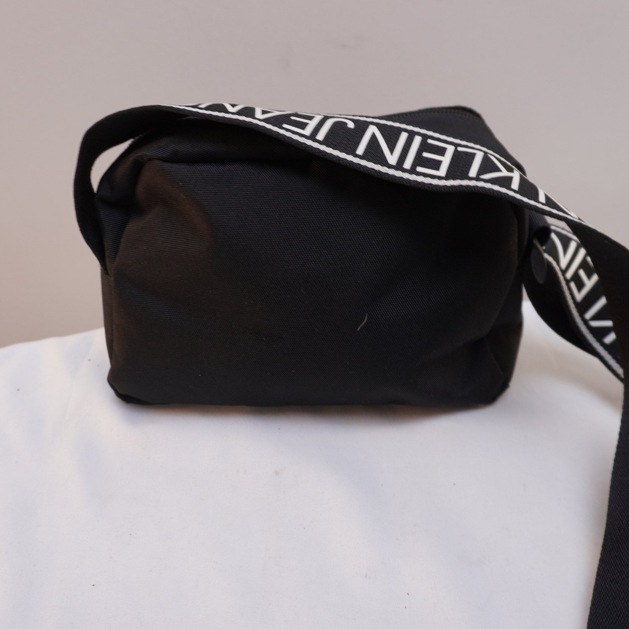 Bolso Baguette Calvin Klein para Mujer Usado - Negro