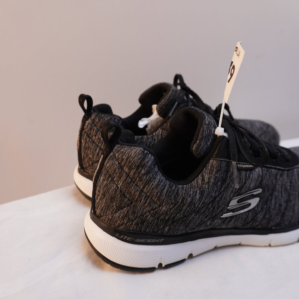 Zapatillas Skechers para Mujer Usadas - Gris, Talla 39