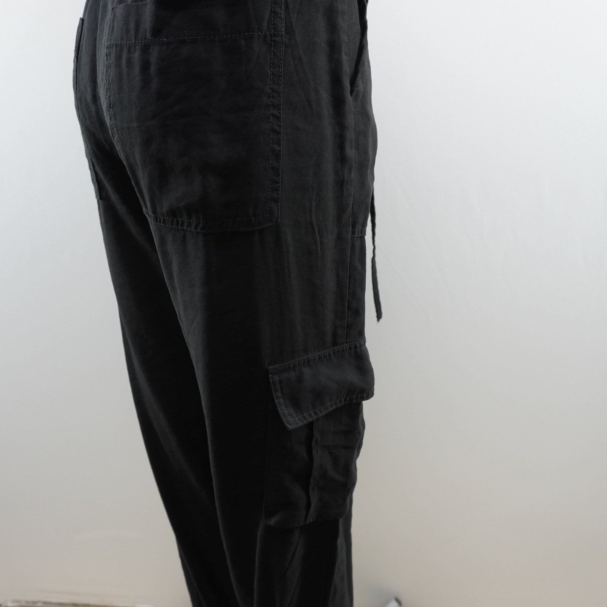 Pantalones Tipo Cargo Zara para Mujer Usados - Negro, M
