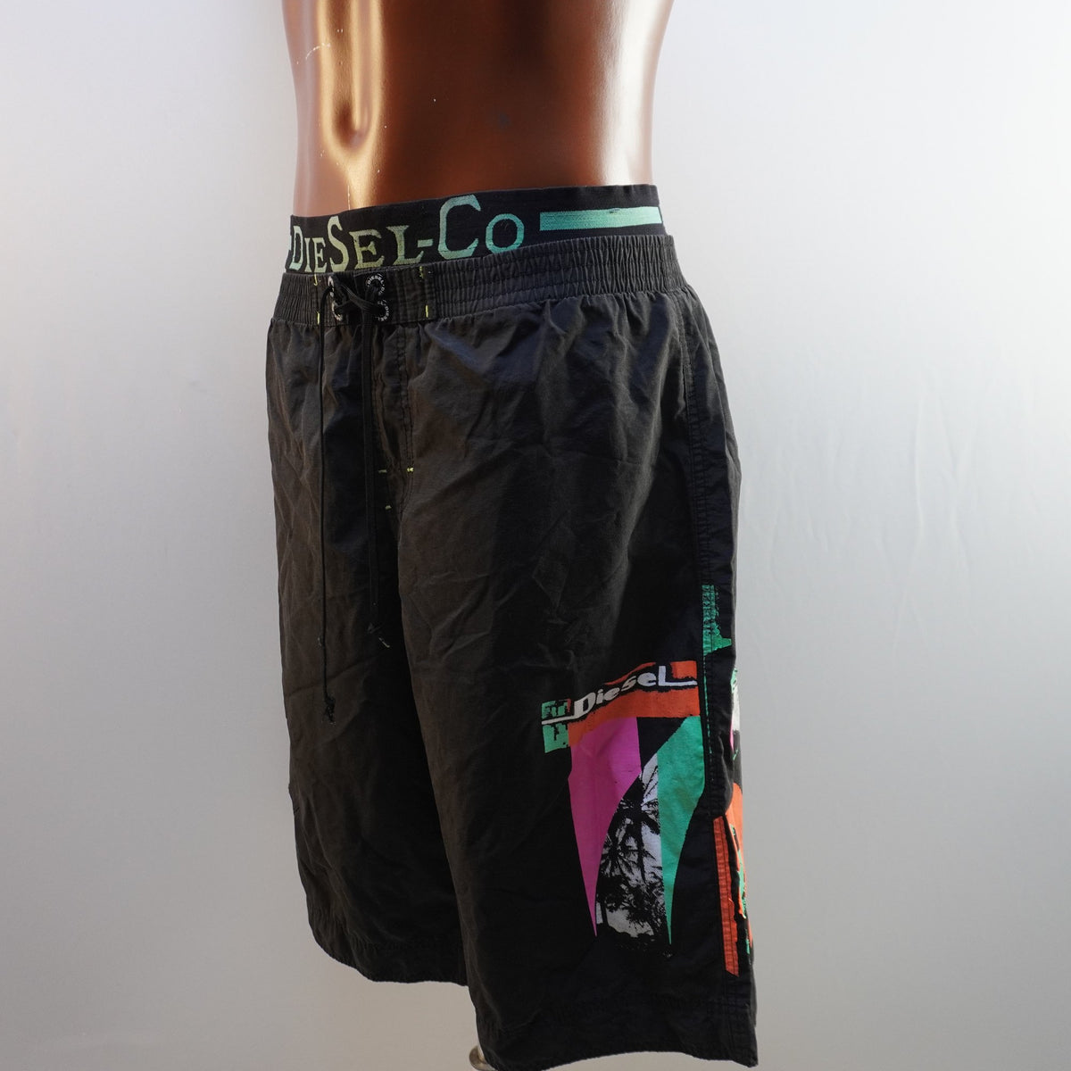 Bermudas Diesel para Hombre Usadas - Negros, L