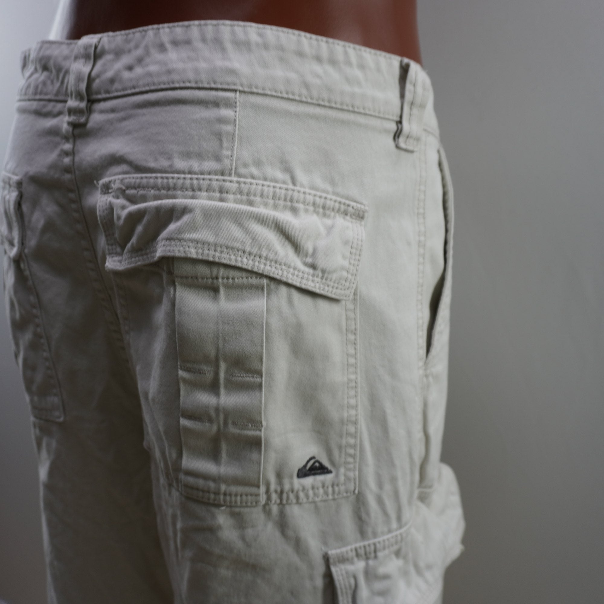 Pantalones Cortos Cargo Quiksilver para Hombre Usados - Beige, XL