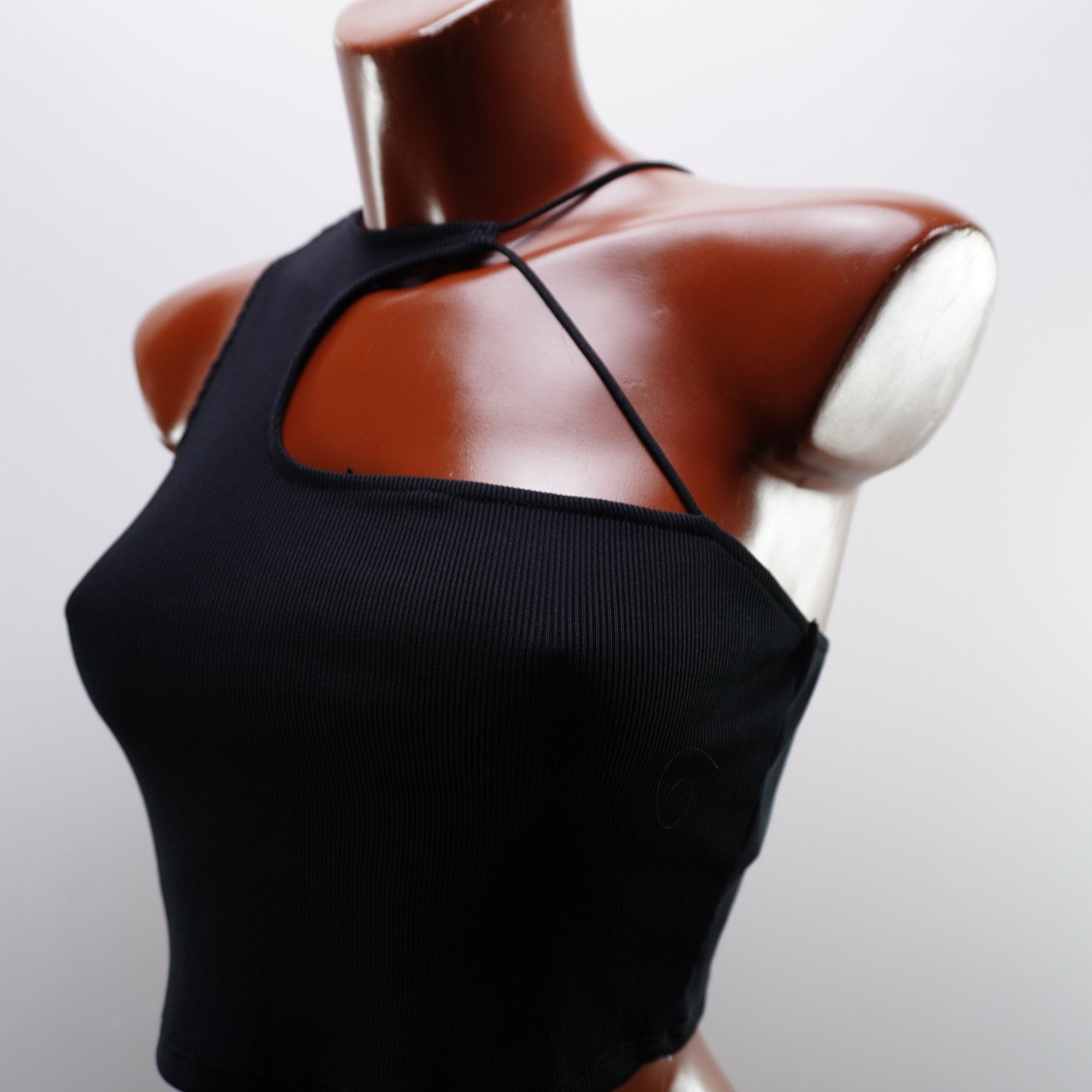 Camiseta sin Mangas Bershka para Mujer - Negra, M - Usada en Muy Buen Estado
