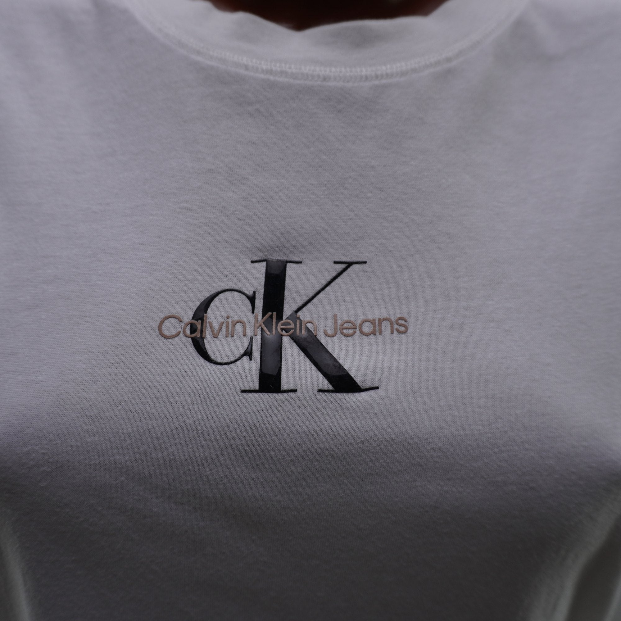Camiseta de Manga Corta Calvin Klein para Mujer - Blanco, L, Usada en Muy Buen Estado