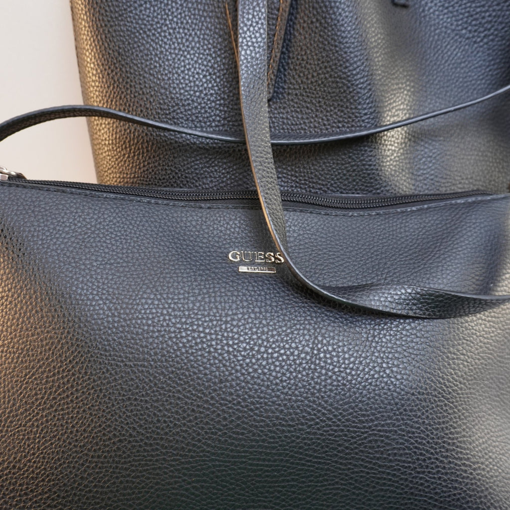 Bolso Baguette Guess para Mujer Usado - Negro