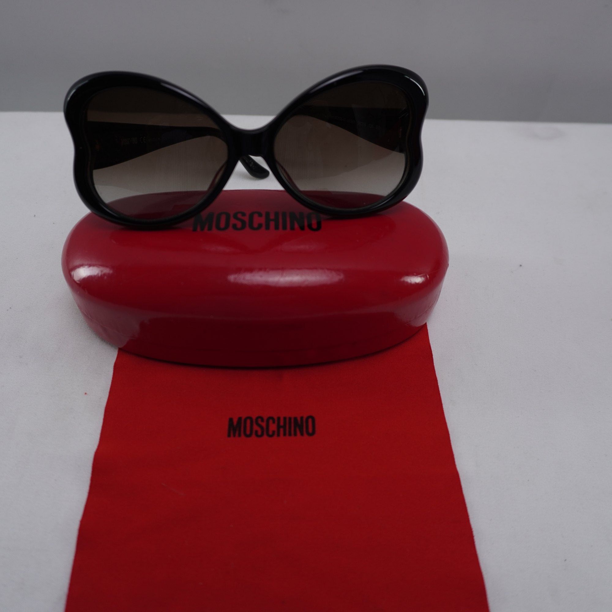 Gafas de Sol Moschino para Mujer Usadas - Negros, Muy Buen Estado