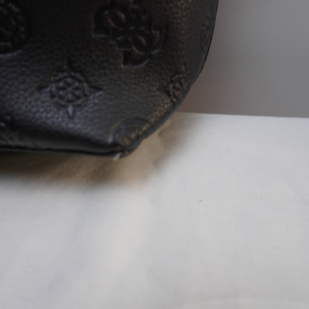 Bolso Baguette Guess para Mujer Usado - Negro