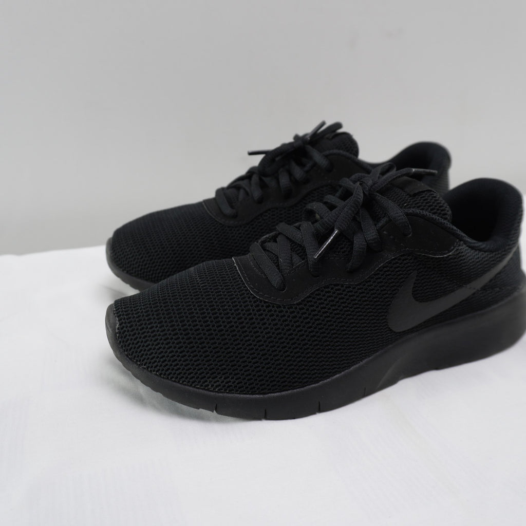 Zapatillas Nike para Mujer Usadas - Negro, Talla 38