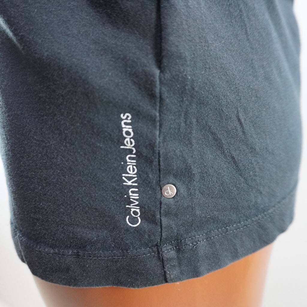 Camiseta de Manga Corta Calvin Klein para Mujer Usada - Negra, S