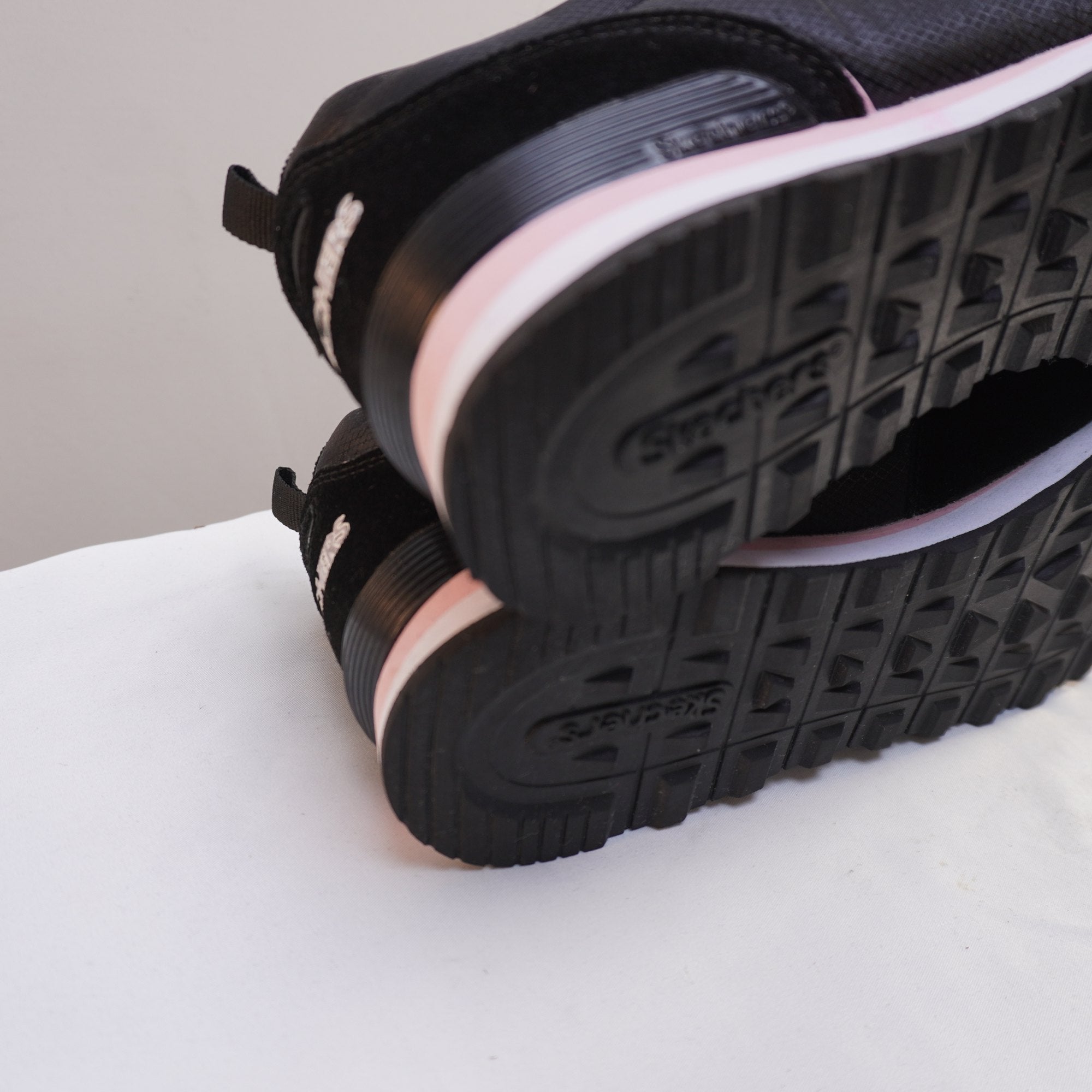 Zapatillas Skechers para Mujer Nuevas - Negros, Talla 39