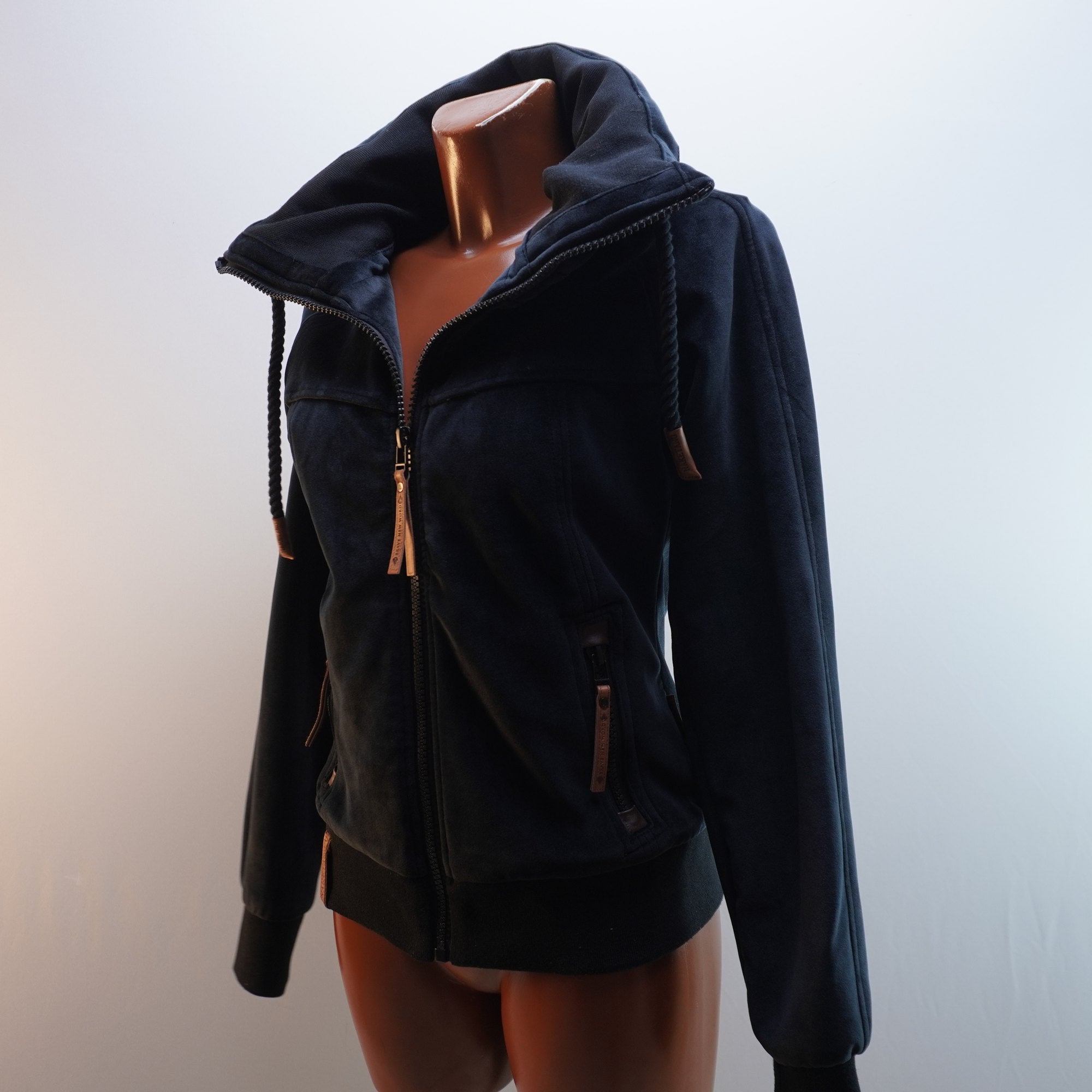 Parka Naketano para Mujer Usada - Mediana, Muy Buena Condición