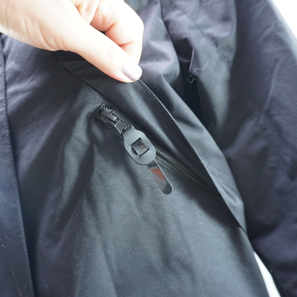 Parka Italian Style para Mujer Usada - Negra, M