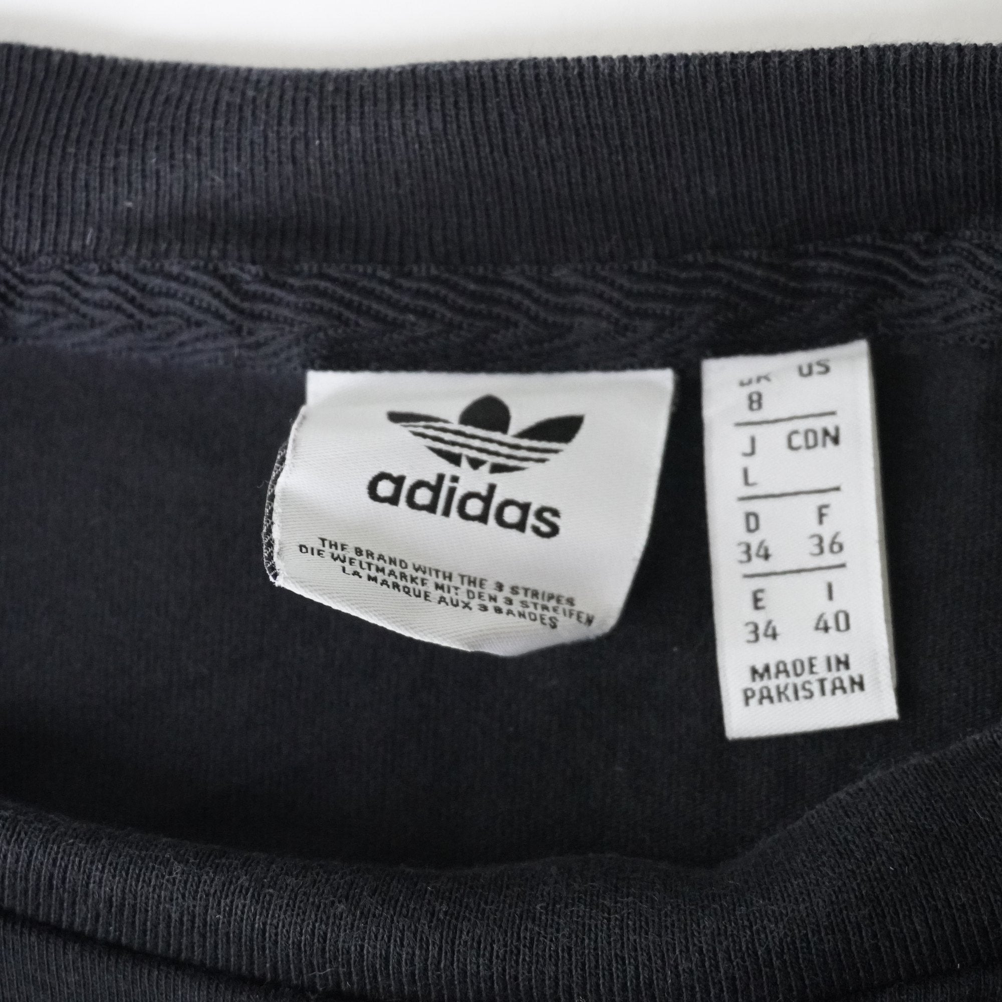 Camiseta de Manga Corta Adidas para Mujer - Negro, Talla 36, Usada en Muy Buen Estado