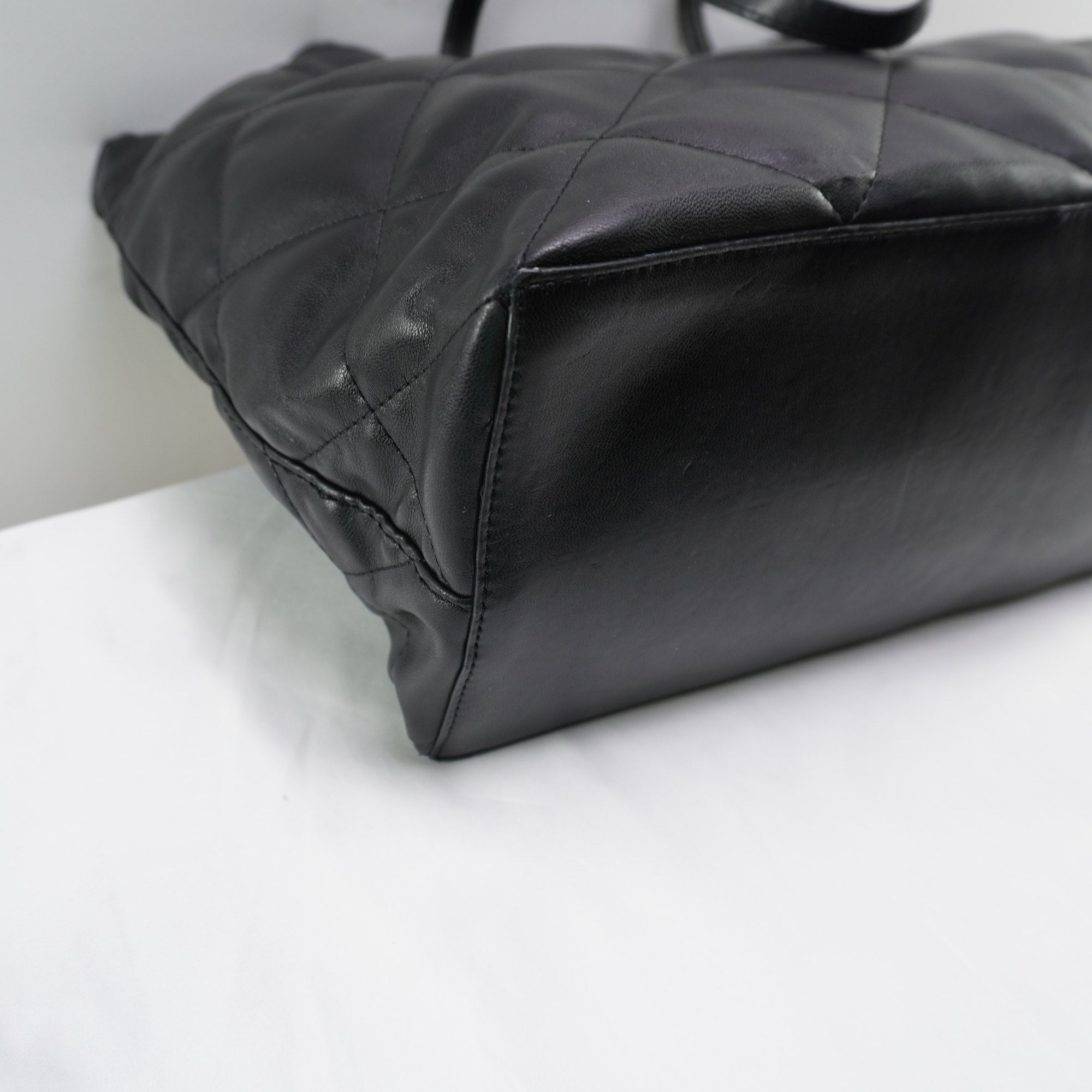 Bolso Baguette Guess para Mujer en Negro - Usado en Muy Buen Estado
