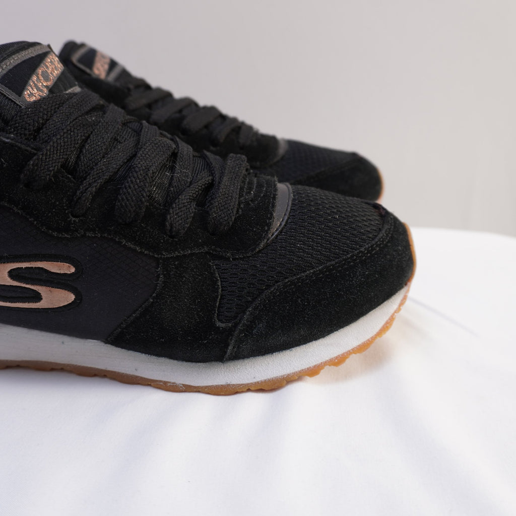 Zapatillas Skechers para Mujer Usadas - Negro, 39