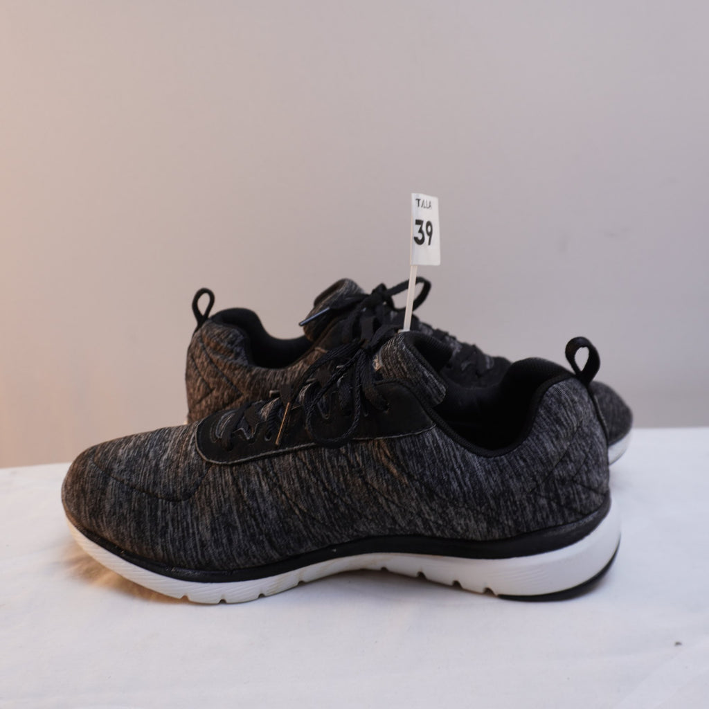 Zapatillas Skechers para Mujer Usadas - Gris, Talla 39