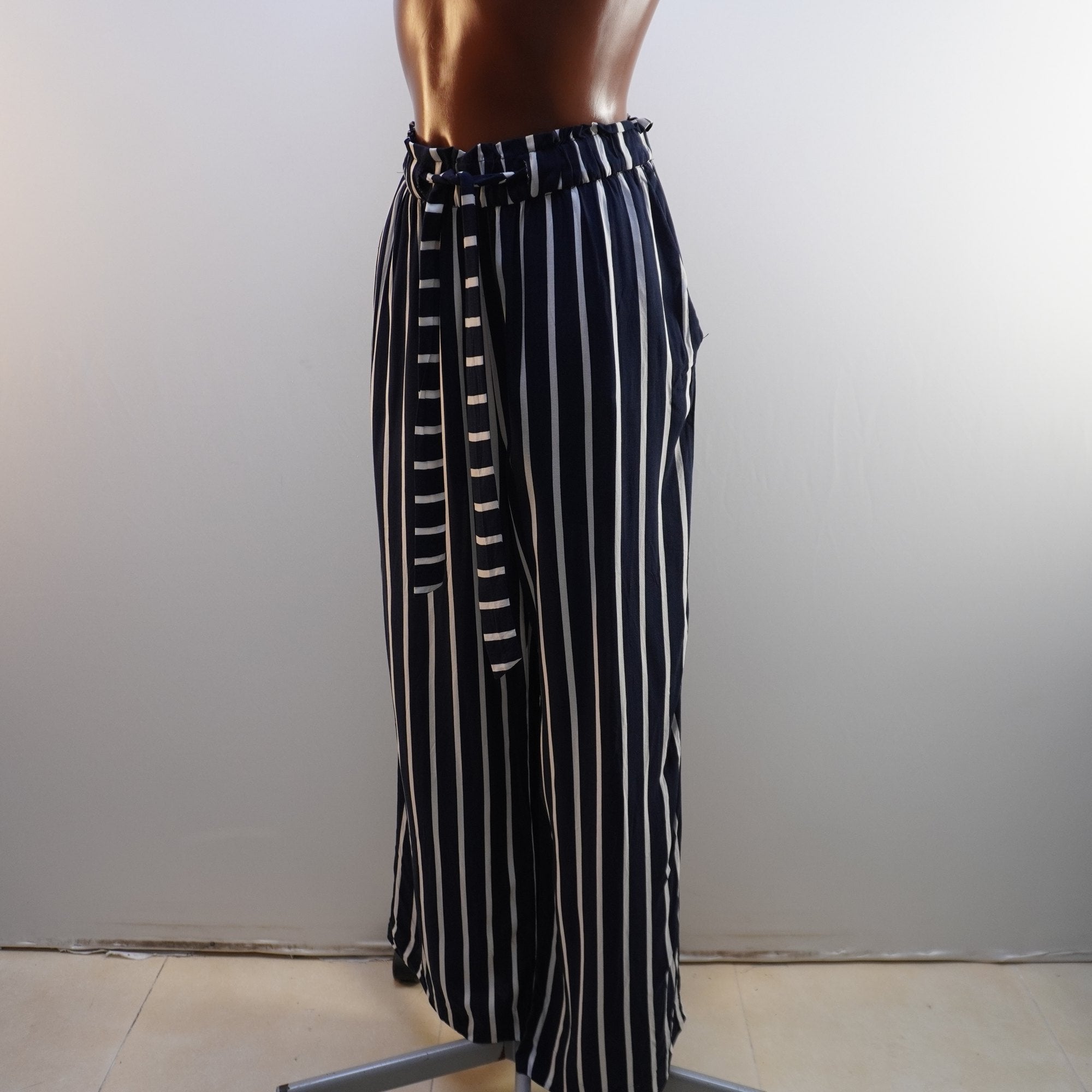 Pantalones Harén H&M para Mujer Usados - Blancos, XXL