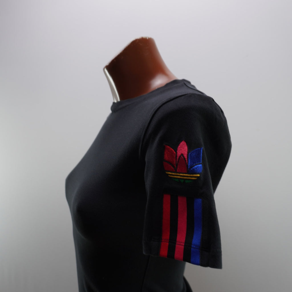 Camiseta de Manga Corta Adidas para Mujer - Negro, Talla 36, Usada en Muy Buen Estado