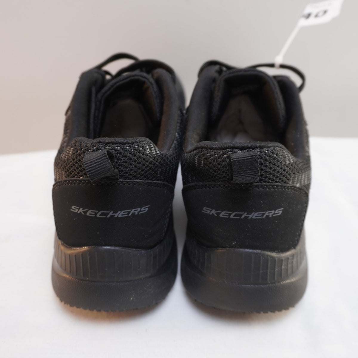 Zapatillas Skechers para Mujer Usadas - Negro, Talla 40