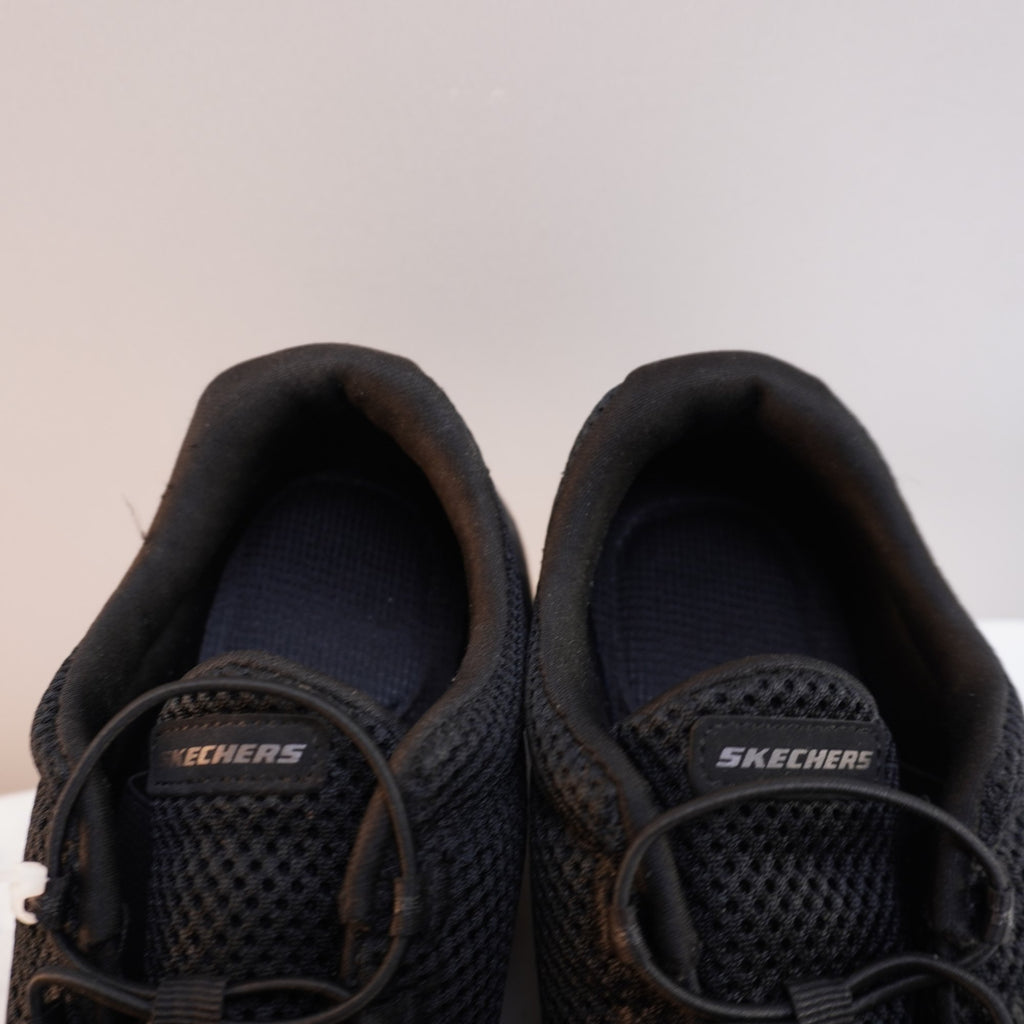 Zapatillas Skechers para Mujer Usadas - Negro, Talla 39