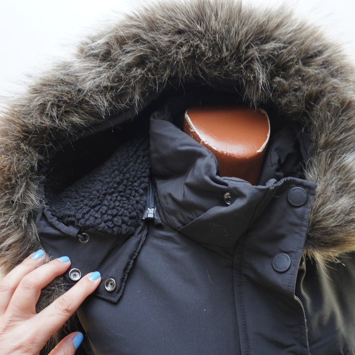 Parka Superdry para Mujer Usada - Negra, XL